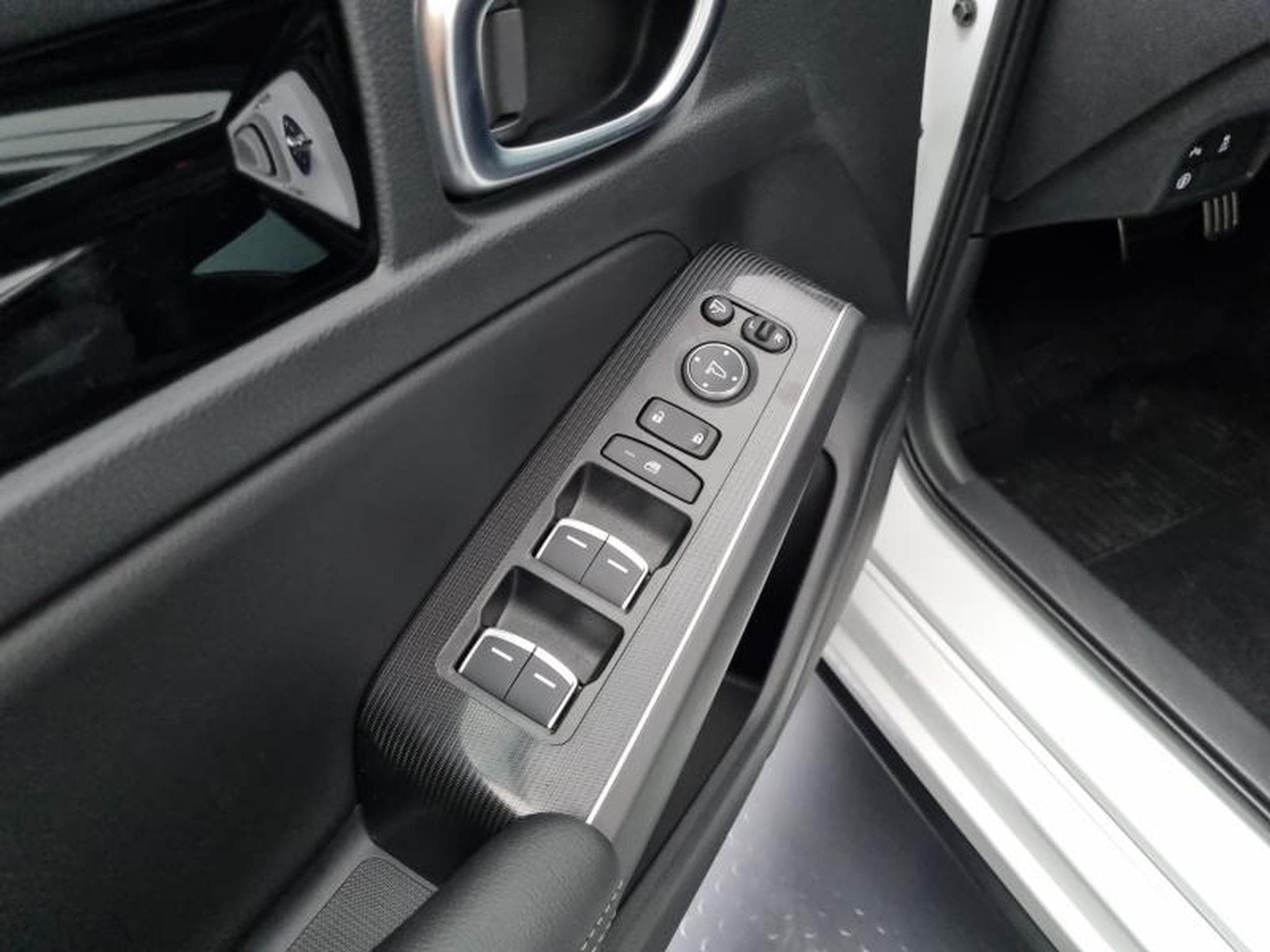 Honda Civic -13% 2.0 i-MMD 184ch e:HEV Advance (2026) - Photo 17