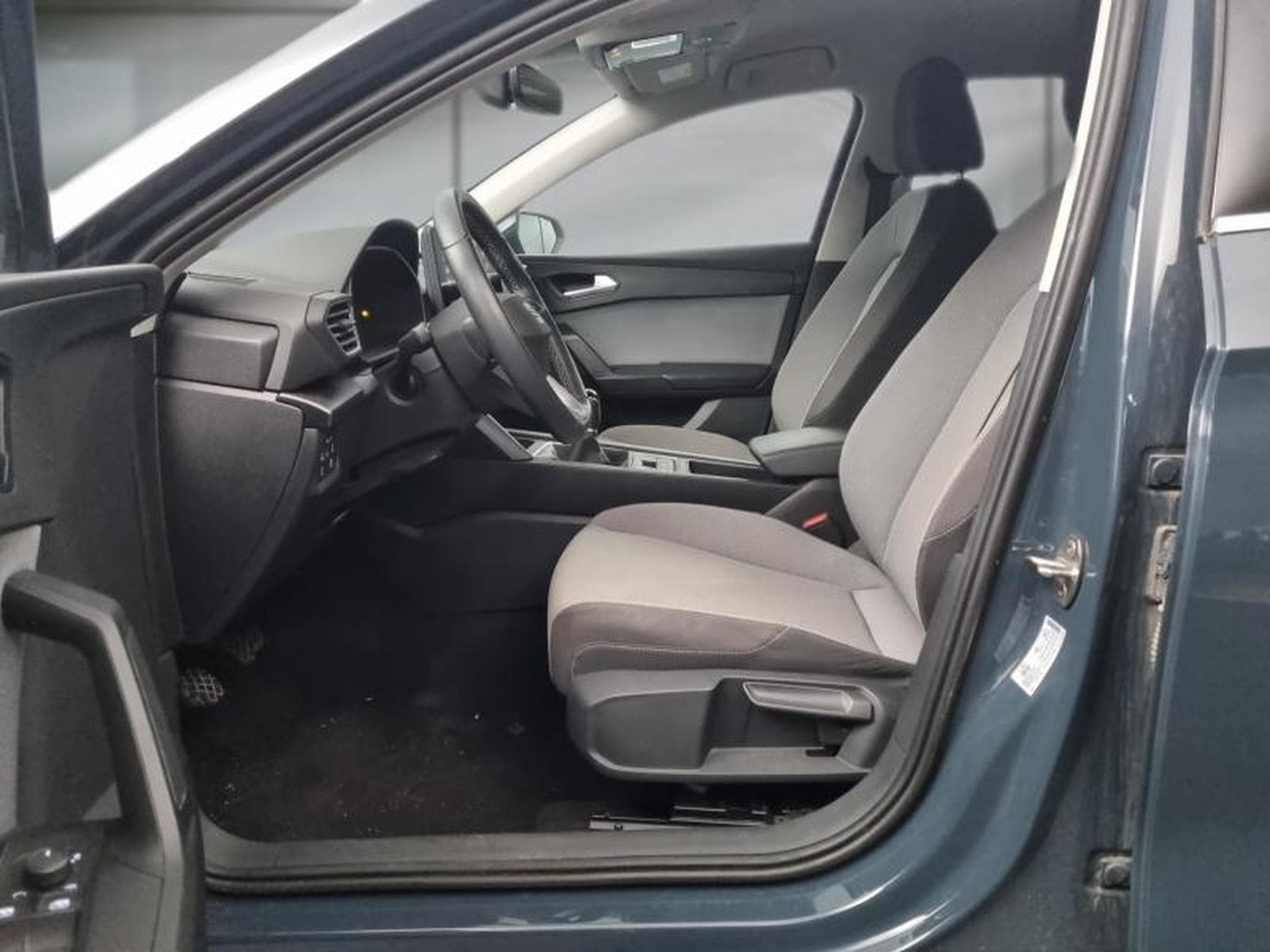 Seat Leon -25% 2.0 TDI 115ch Style XL (2025) - Photo 11