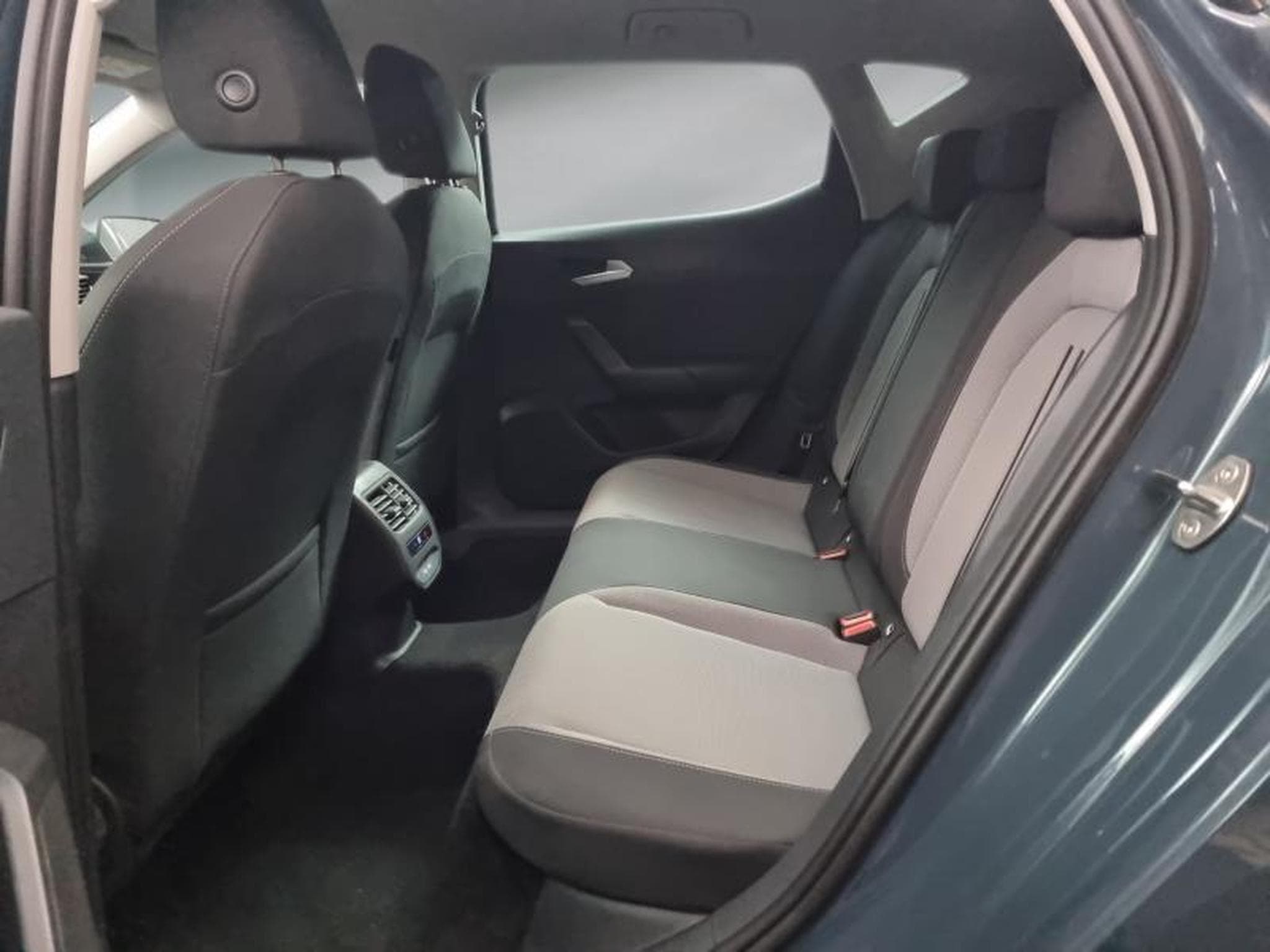 Seat Leon -25% 2.0 TDI 115ch Style XL (2025) - Photo 12