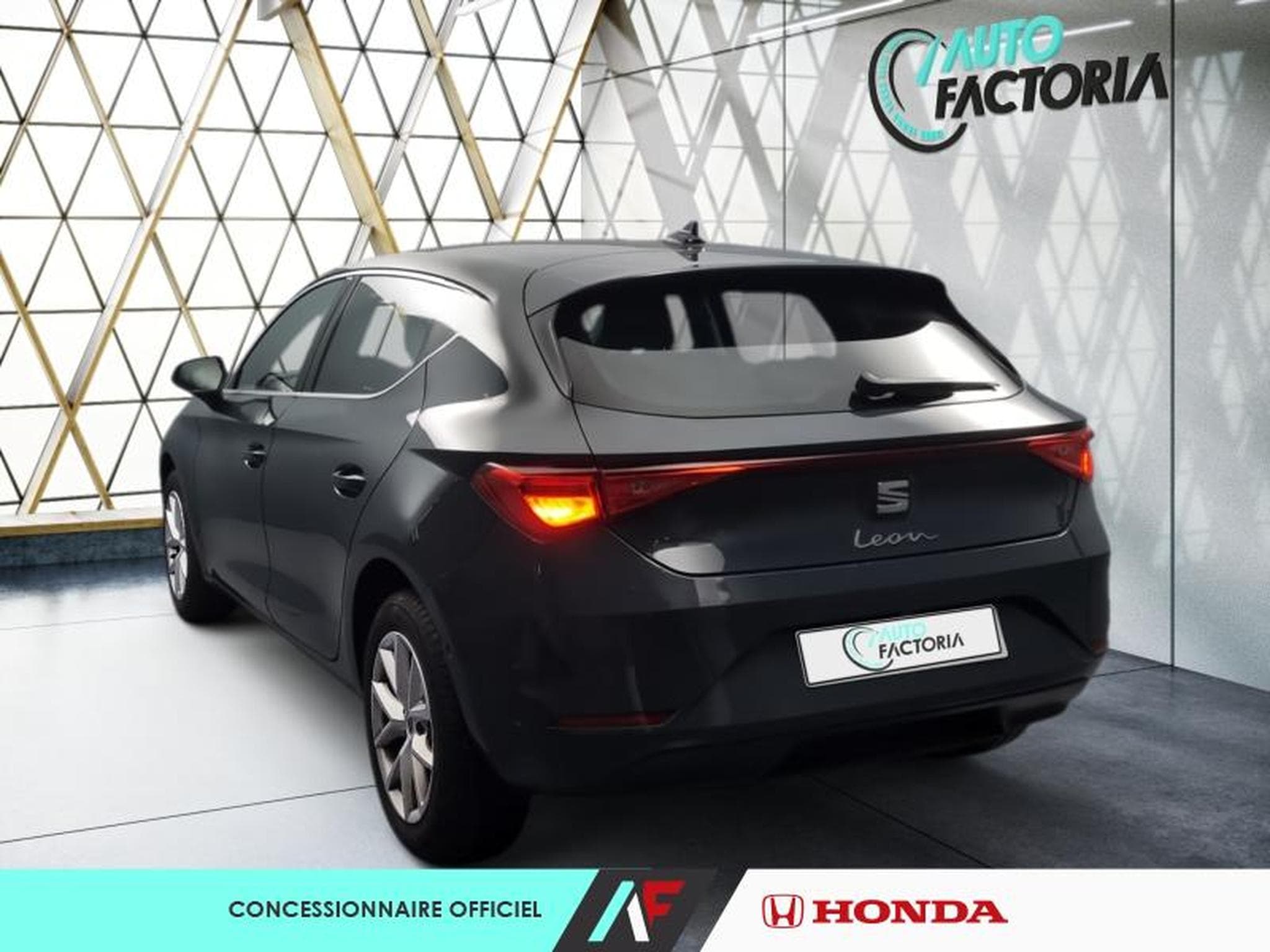 Seat Leon -25% 2.0 TDI 115ch Style XL (2025) - Photo 3