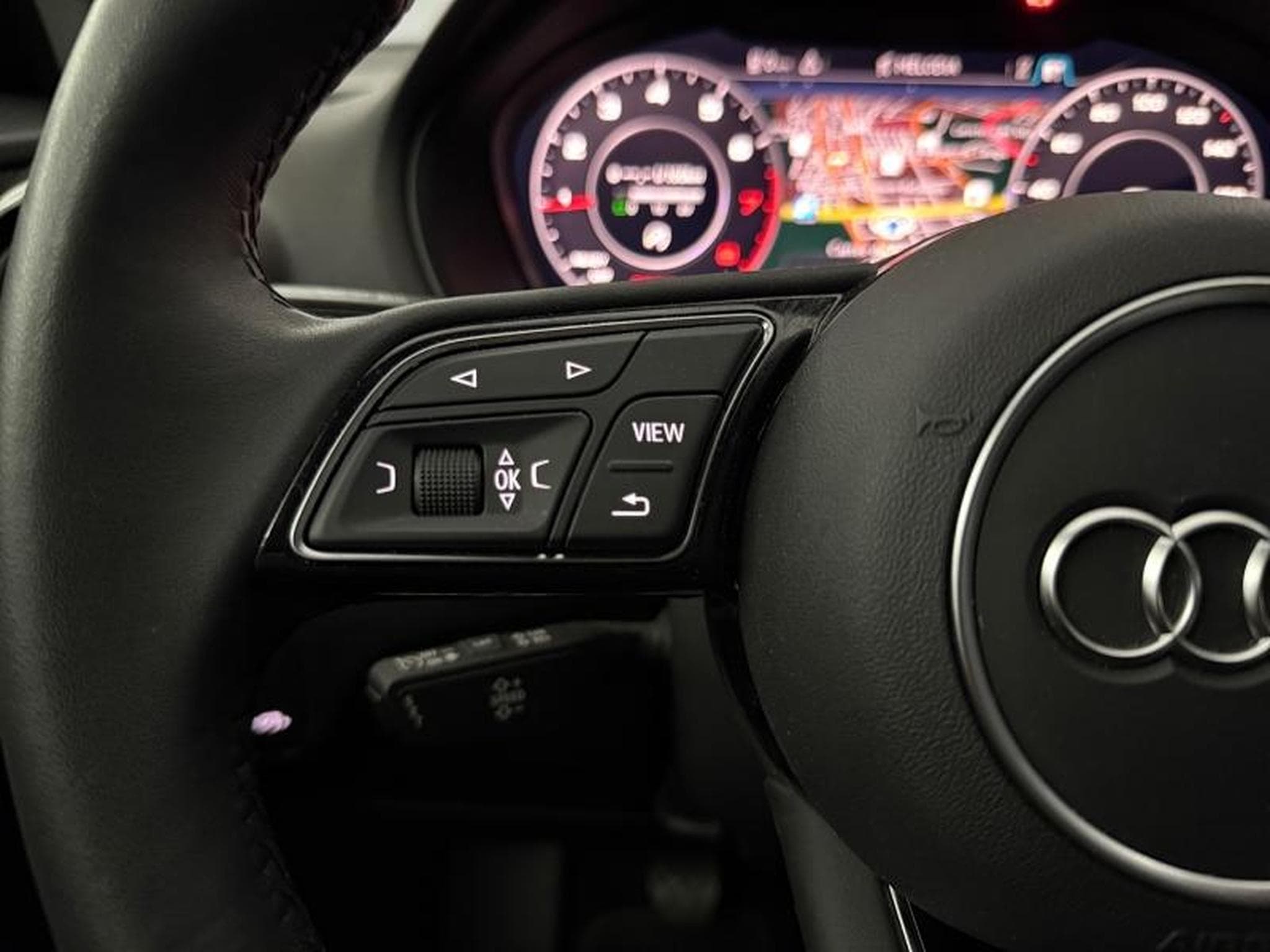 Audi Q2 -24% 30 TFSI 110ch S-Line (2024) - Photo 13