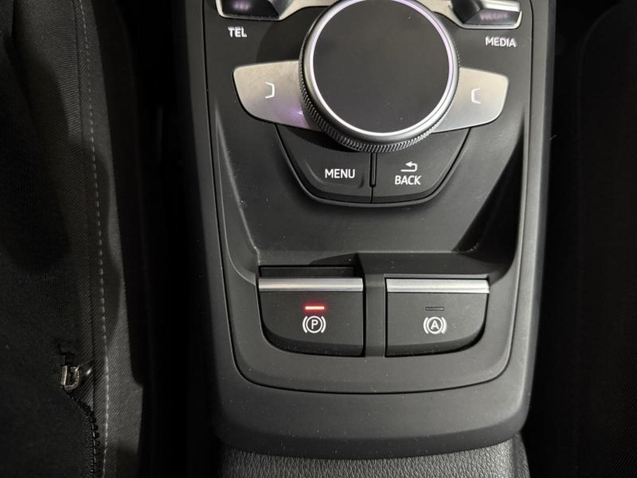 Audi Q2 -24% 30 TFSI 110ch S-Line (2024) - Photo 25