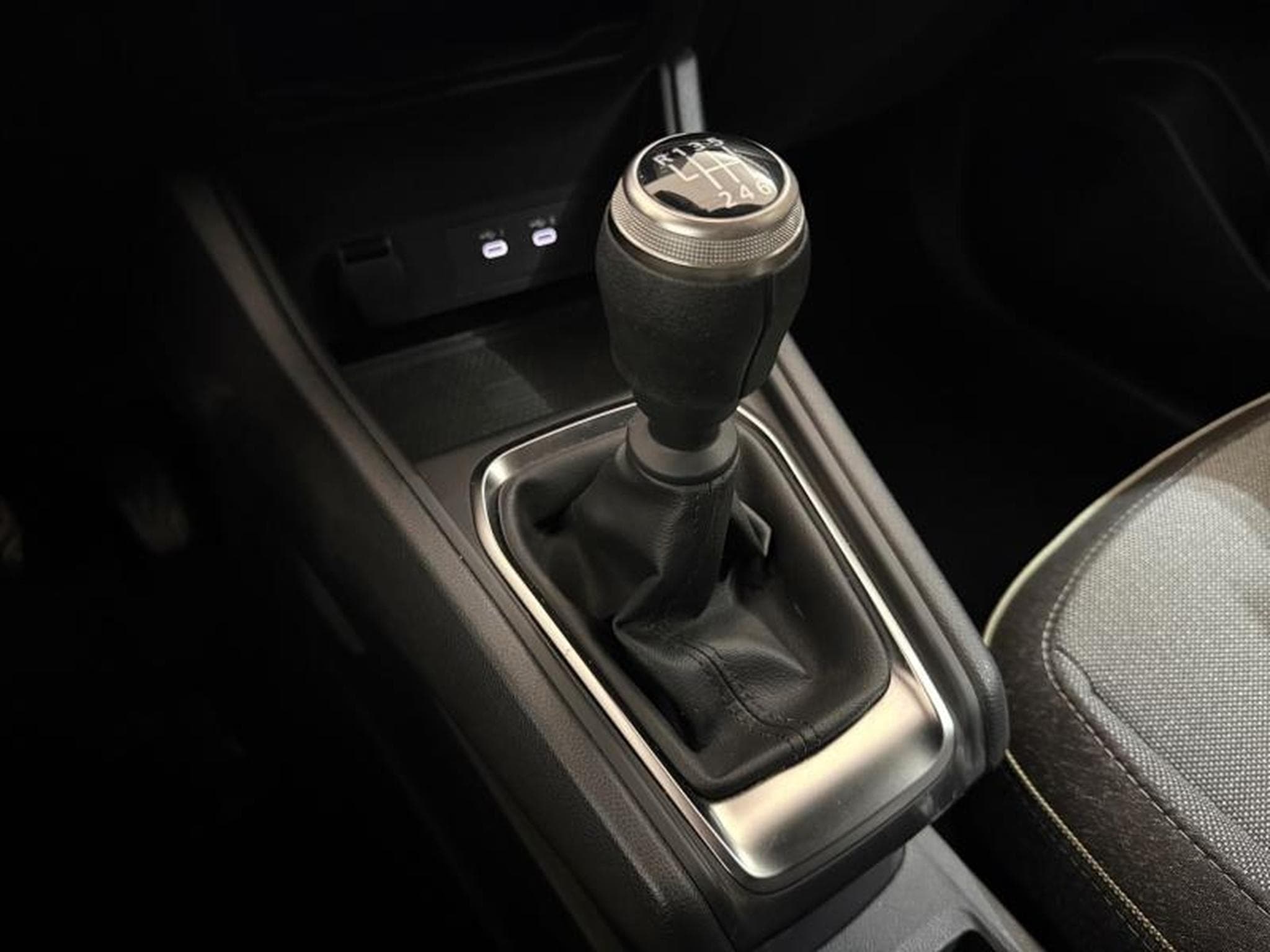 Renault Captur -30% 1.0 Eco-G 100ch Techno (2025) - Photo 16