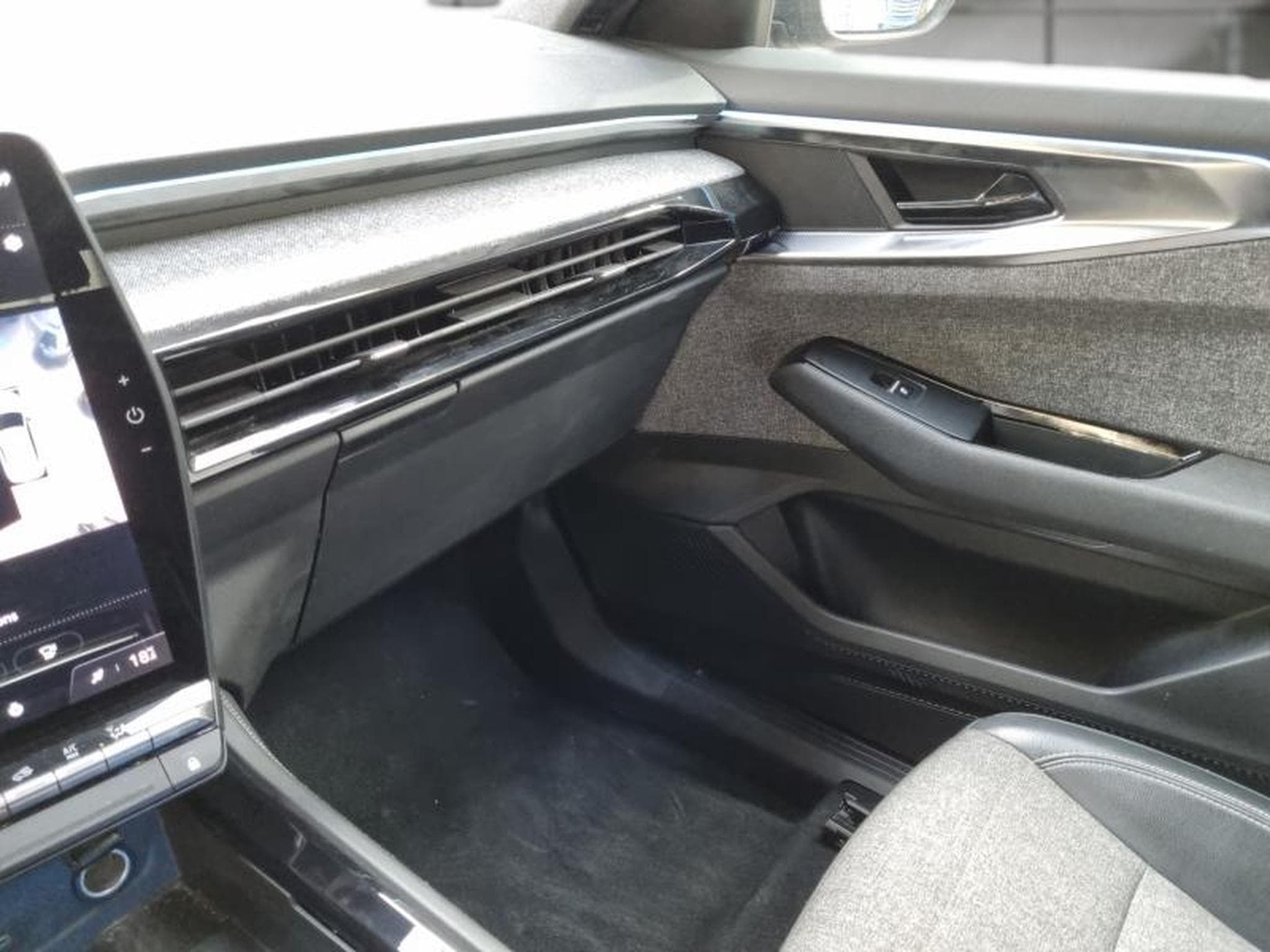 Renault Espace -33% 1.2 E-Tech full hybrid 200ch Techno 7 places - 24 (2024) - Photo 12