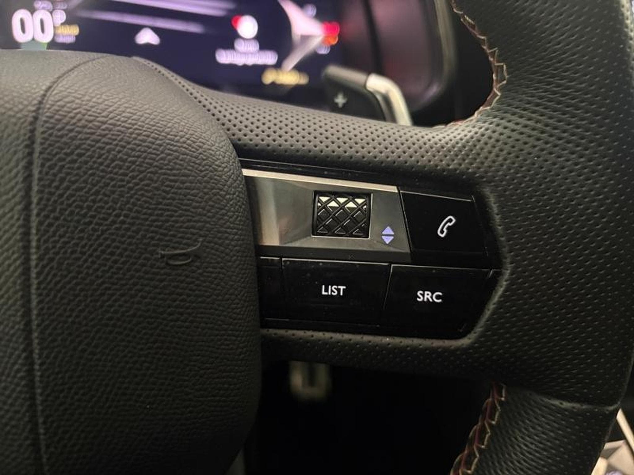 DS Automobiles DS7 -48% E-TENSE 225ch Performance Line + (2024) - Photo 13