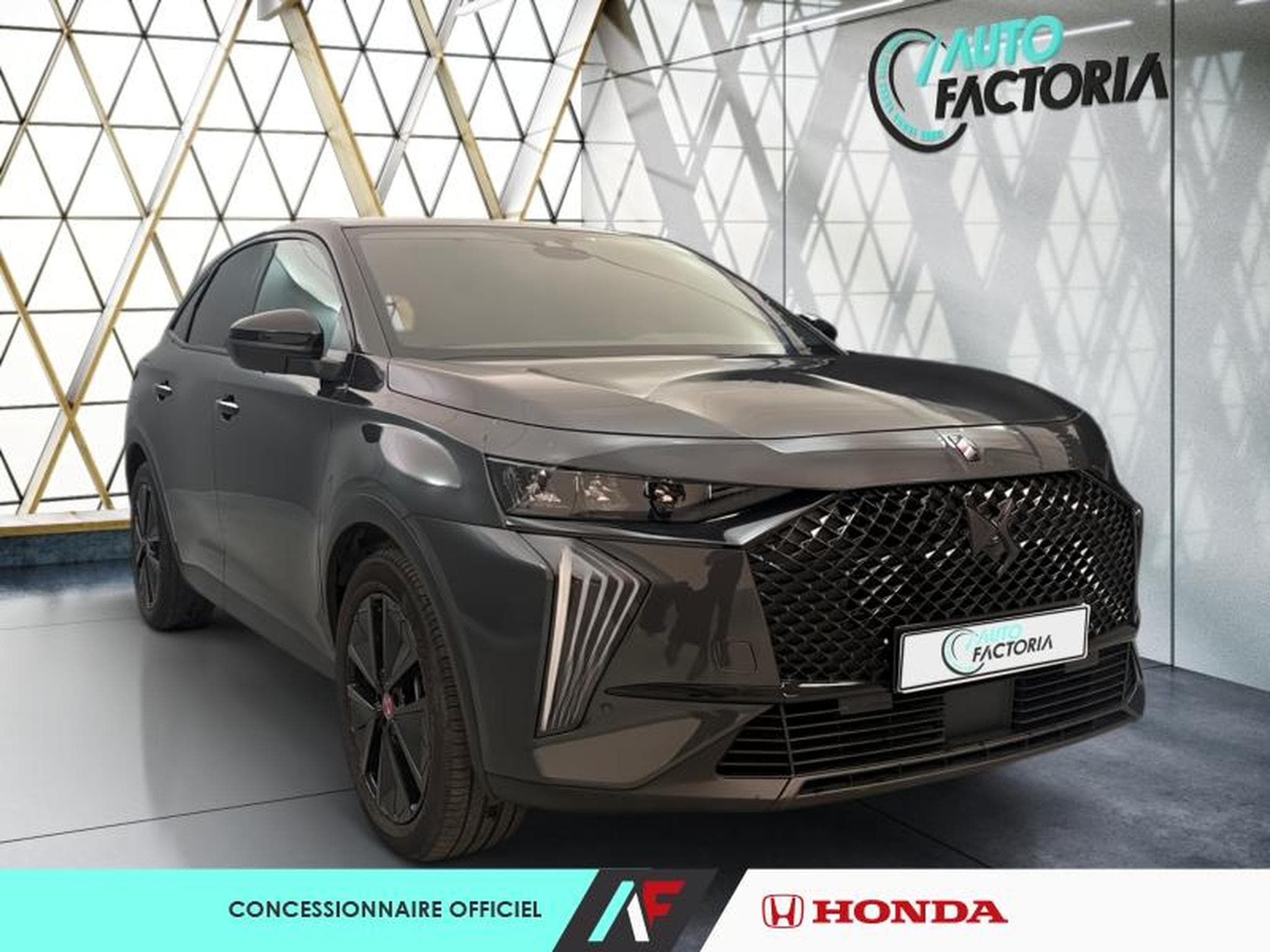 DS Automobiles DS7 -48% E-TENSE 225ch Performance Line + (2024) - Photo 2