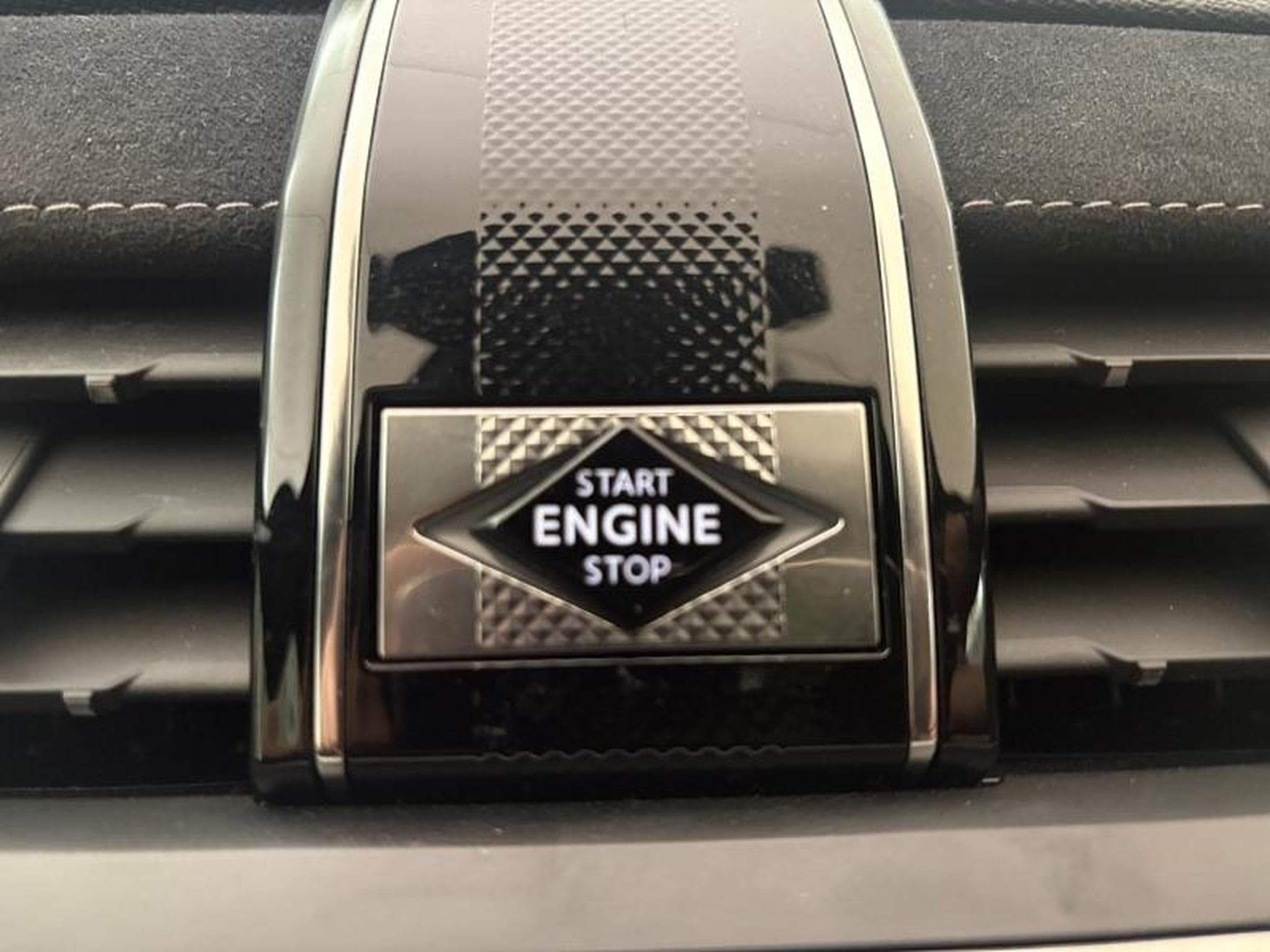 DS Automobiles DS7 -48% E-TENSE 225ch Performance Line + (2024) - Photo 22
