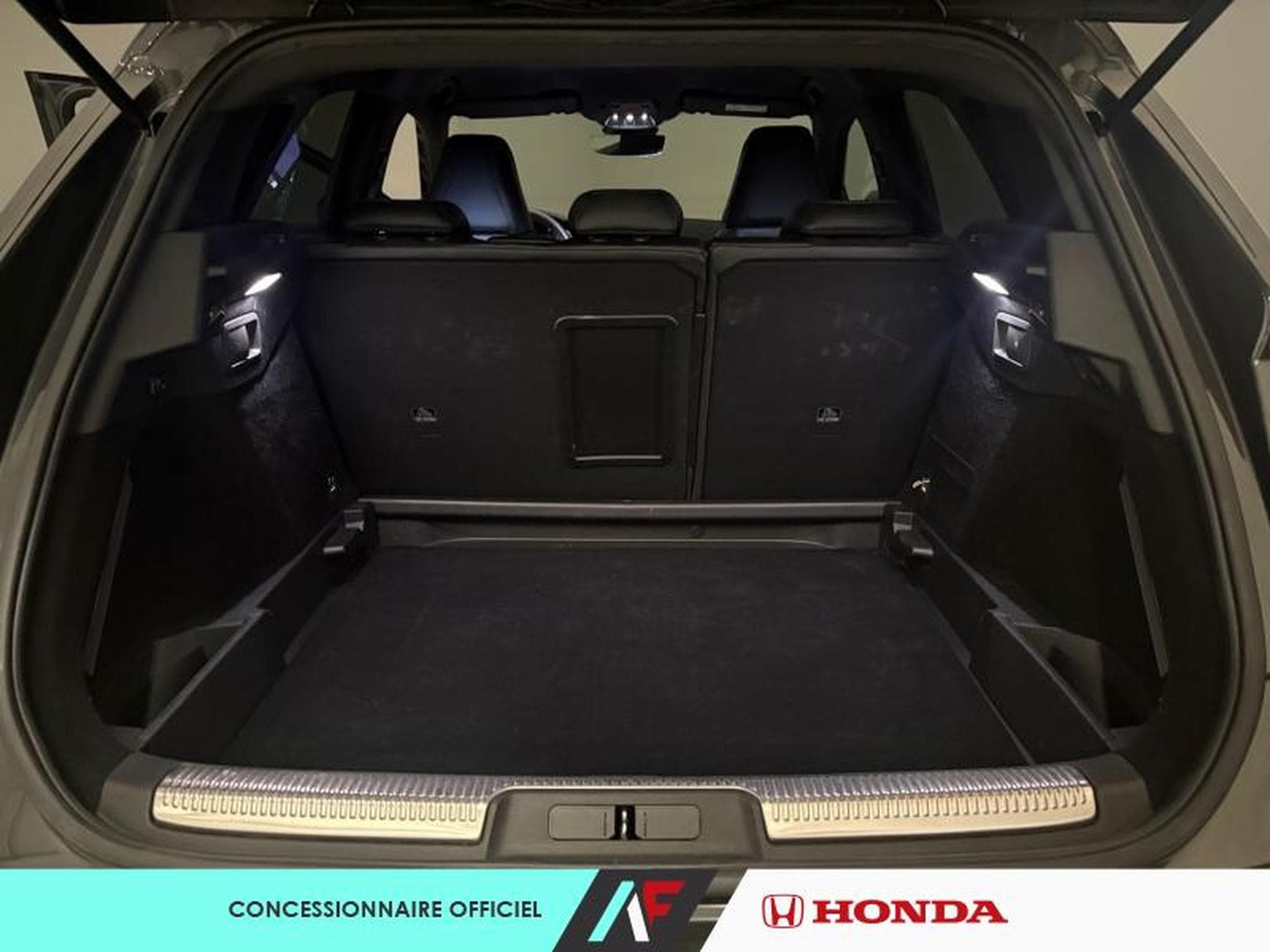 DS Automobiles DS7 -48% E-TENSE 225ch Performance Line + (2024) - Photo 4