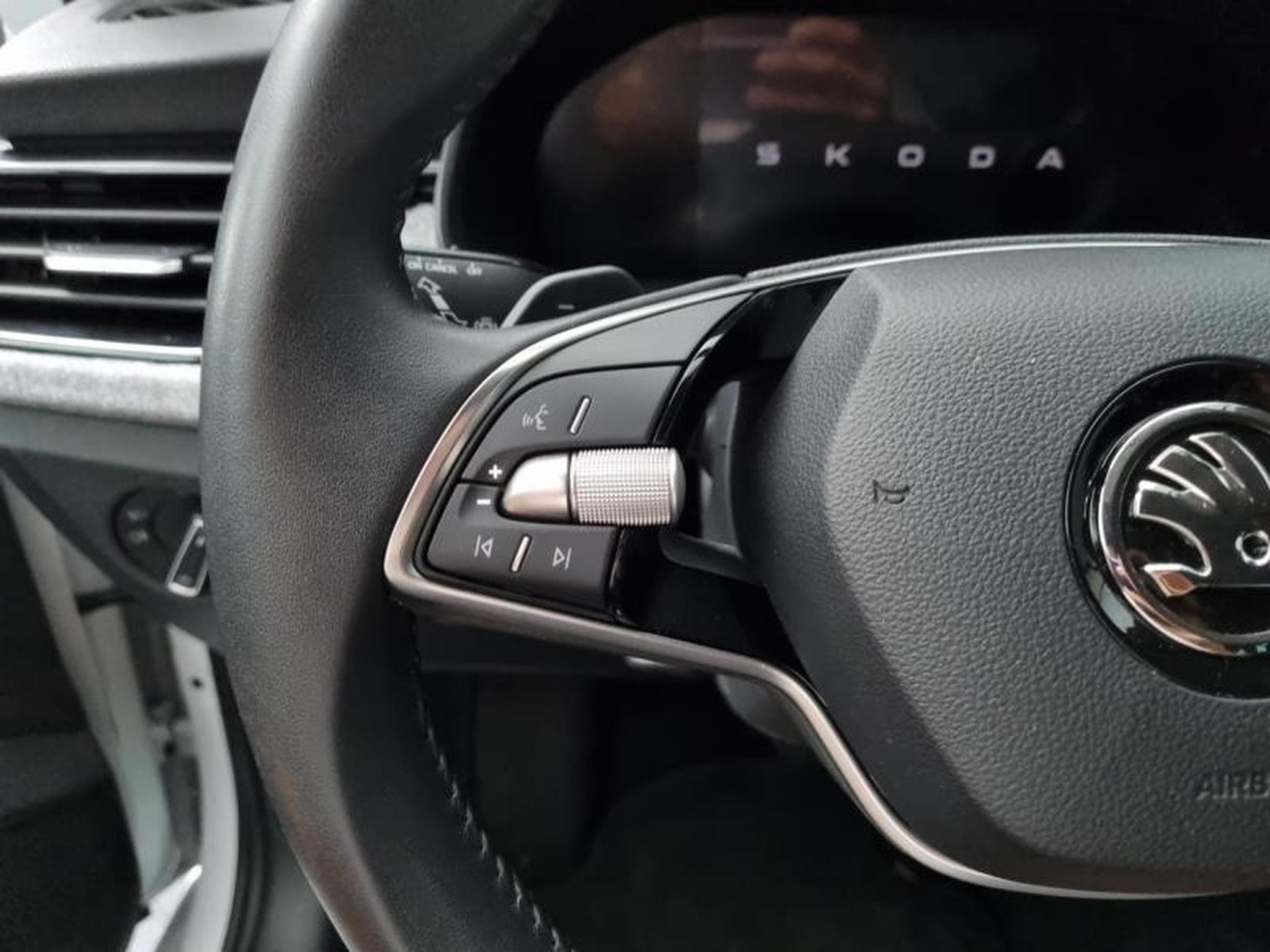 Skoda Scala -35% 1.0 TSI Evo2 116ch Selection (2025) - Photo 17