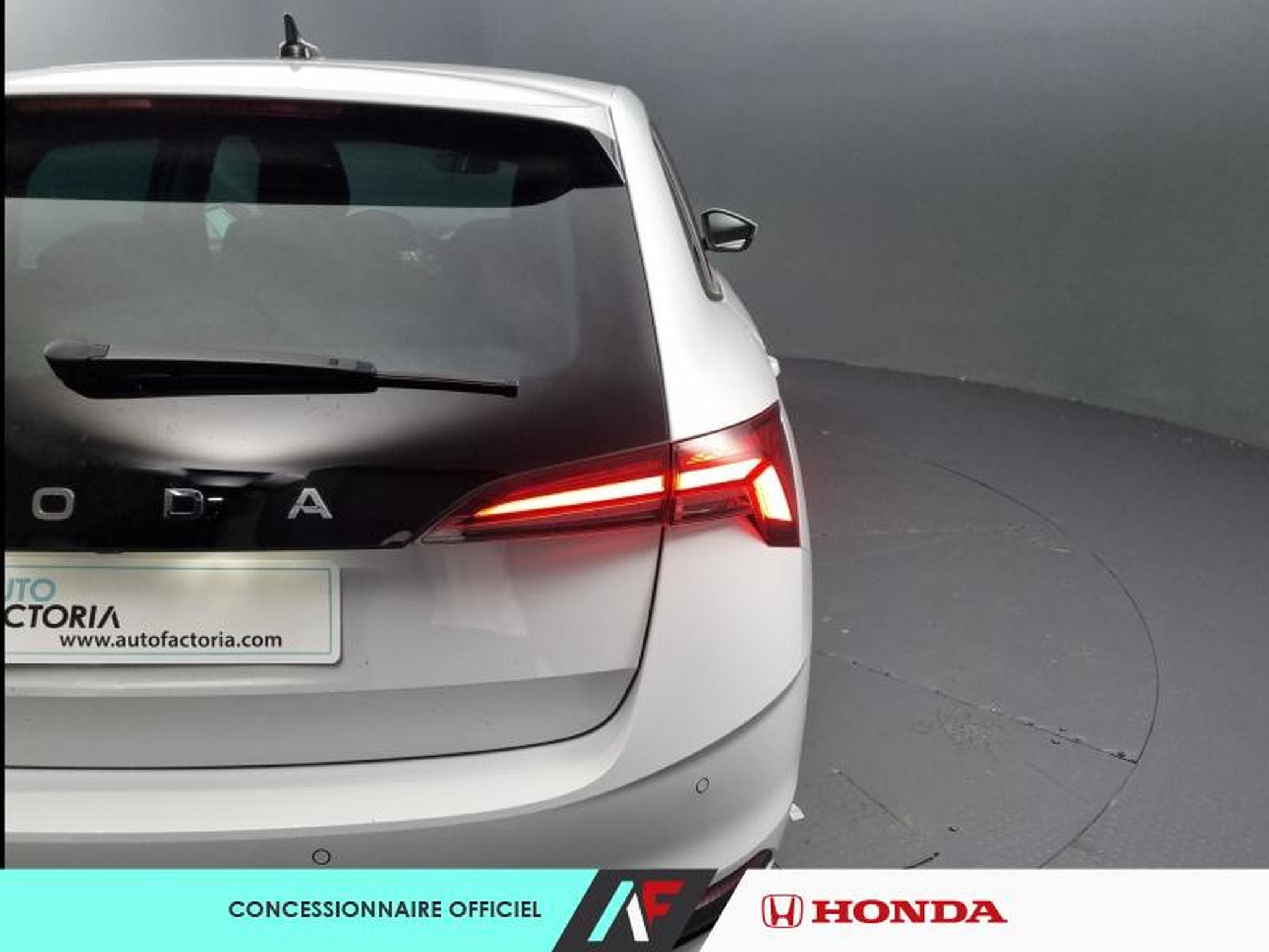 Skoda Scala -35% 1.0 TSI Evo2 116ch Selection (2025) - Photo 3