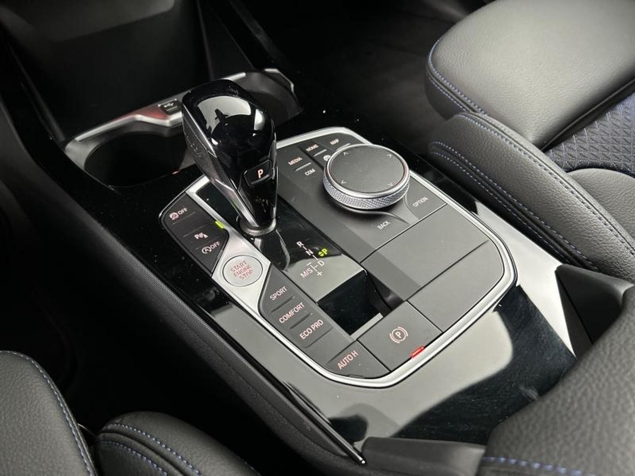 BMW 118 -36% M135iA xDrive 306ch Edition M Sport Pro (2023) - Photo 20