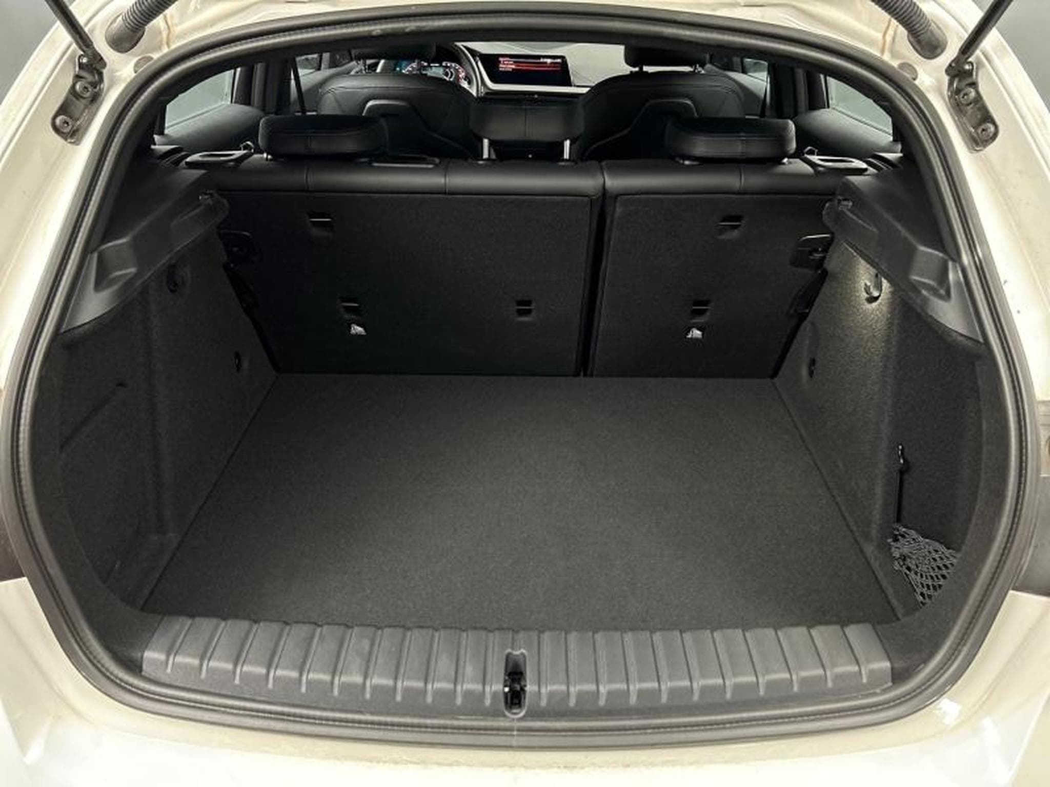 BMW 118 -36% M135iA xDrive 306ch Edition M Sport Pro (2023) - Photo 23