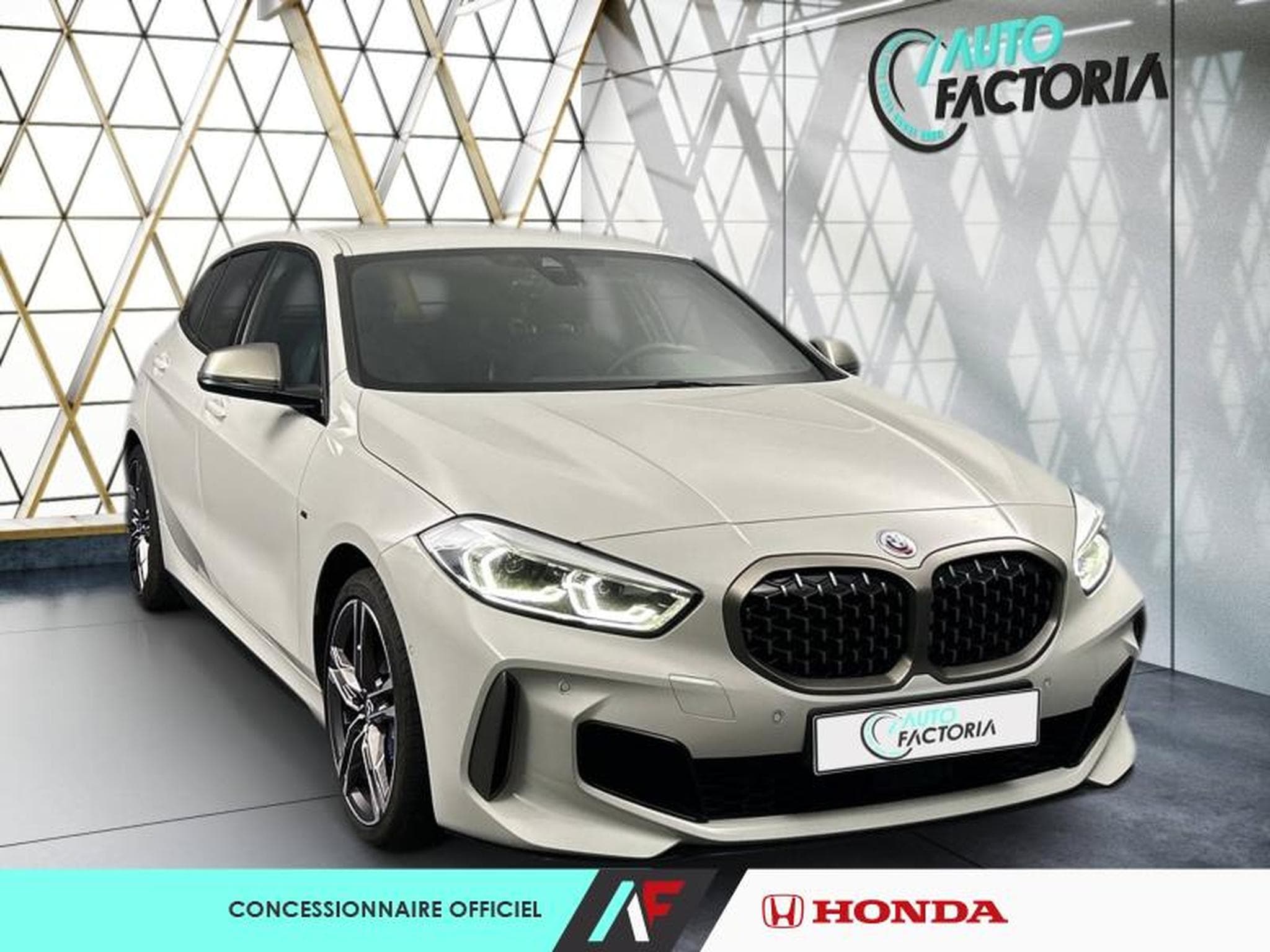 BMW 118 -36% M135iA xDrive 306ch Edition M Sport Pro (2023) - Photo 7