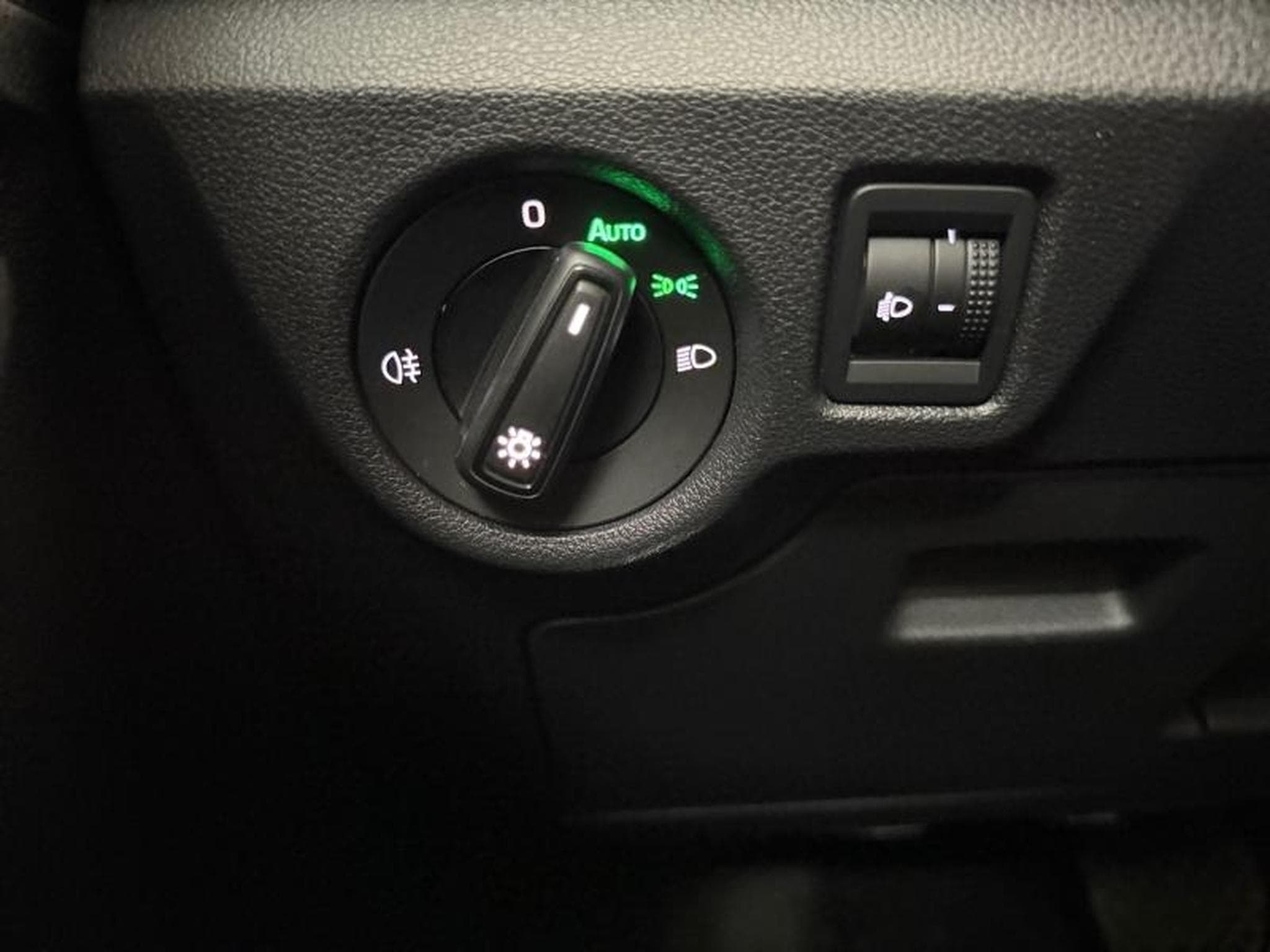 Skoda Kamiq -24% 1.0 TSI Evo 110ch Ambition DSG7 (2024) - Photo 23