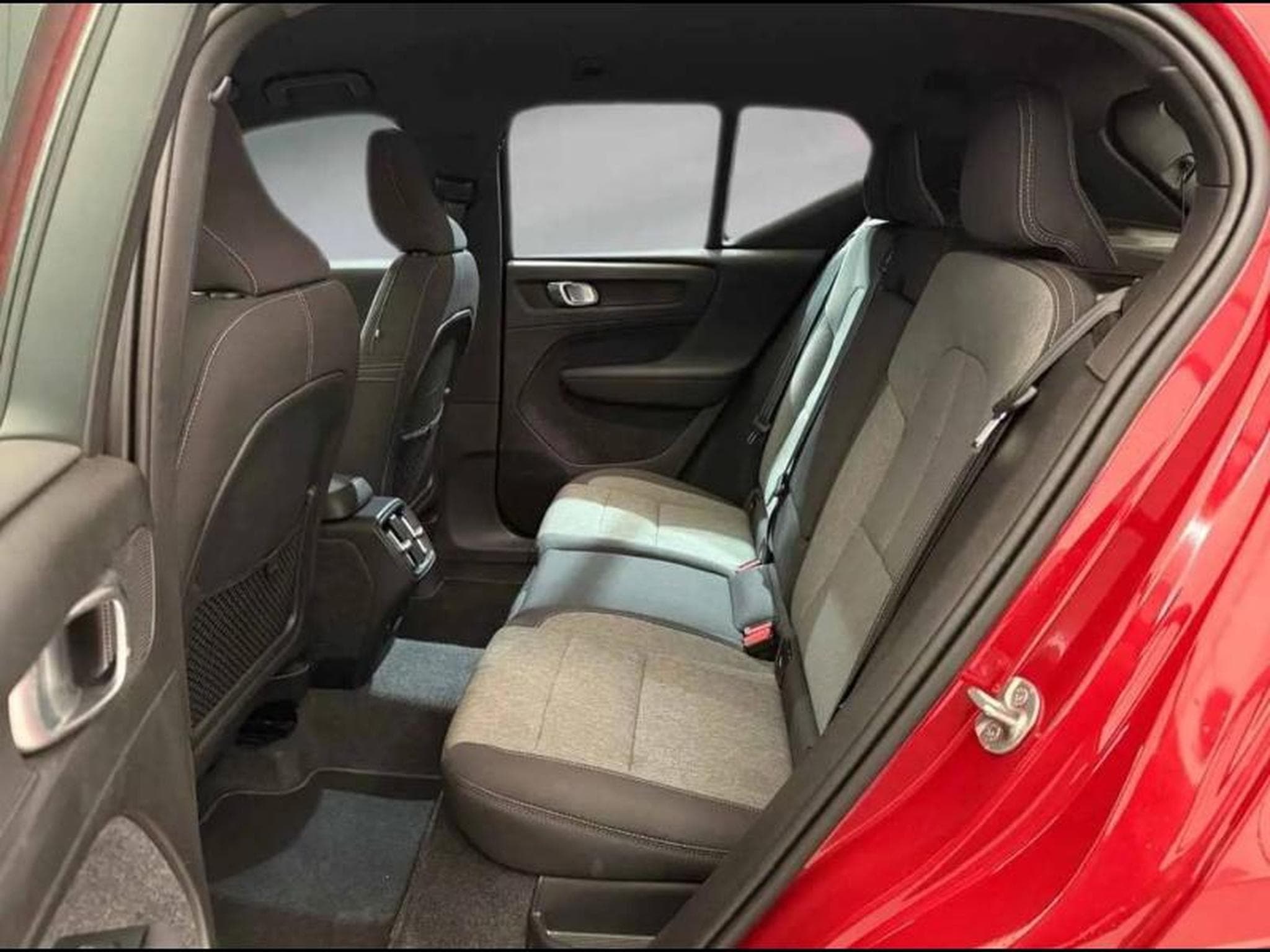 Volvo XC40 -32% B3 163ch Core DCT 7 (2024) - Photo 11