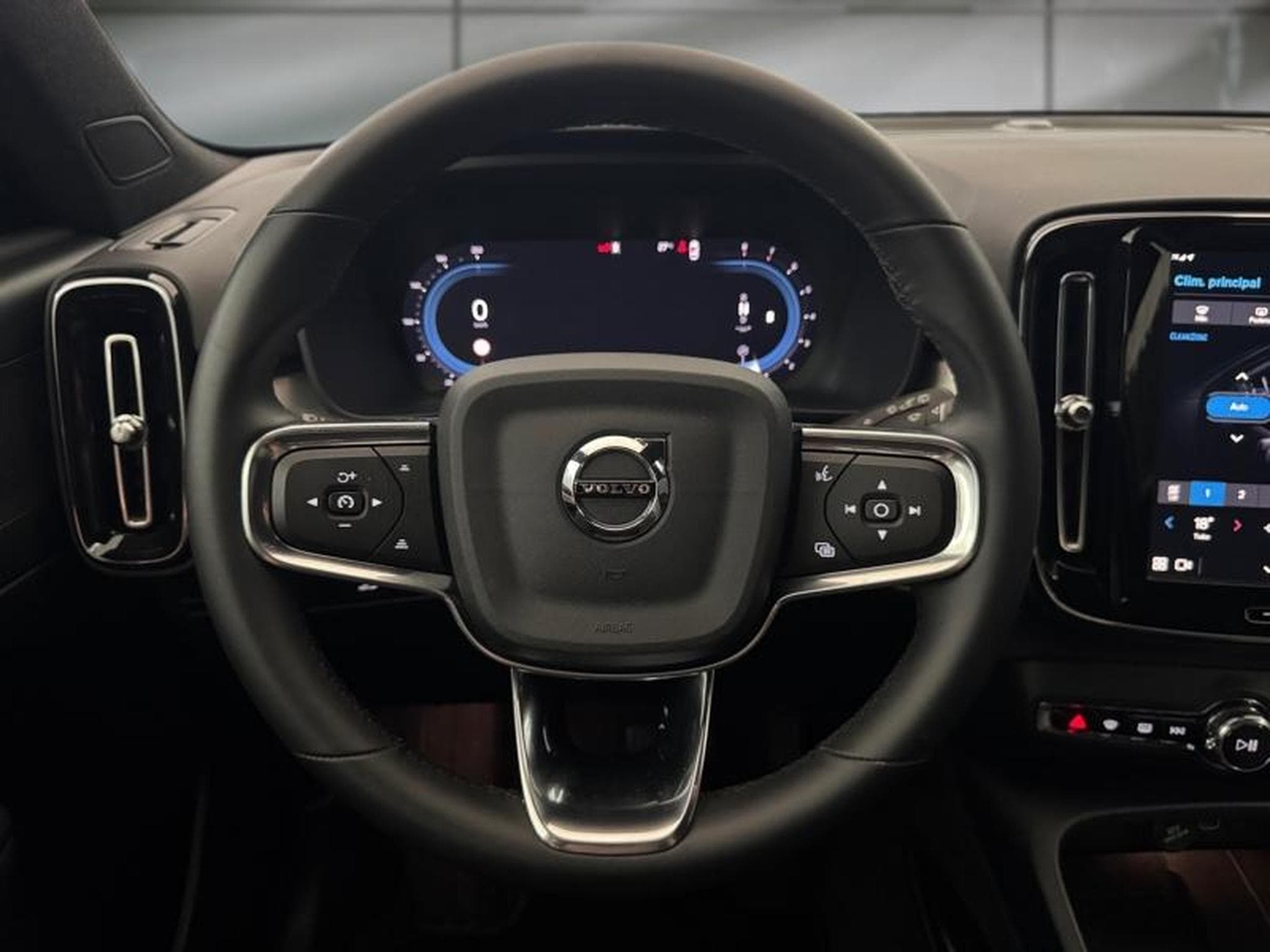 Volvo XC40 -32% B3 163ch Core DCT 7 (2024) - Photo 8