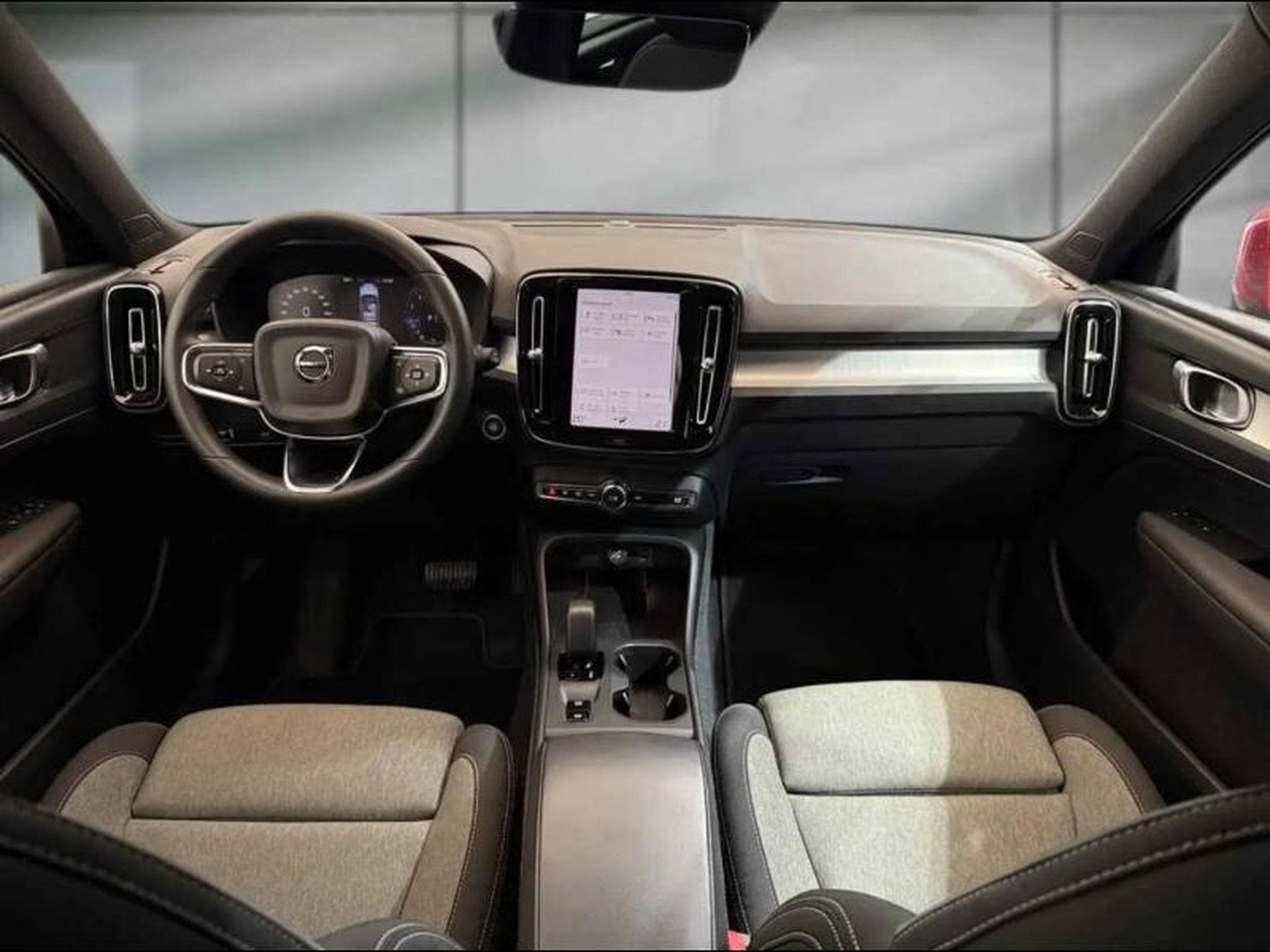 Volvo XC40 -32% B3 163ch Core DCT 7 (2024) - Photo 9