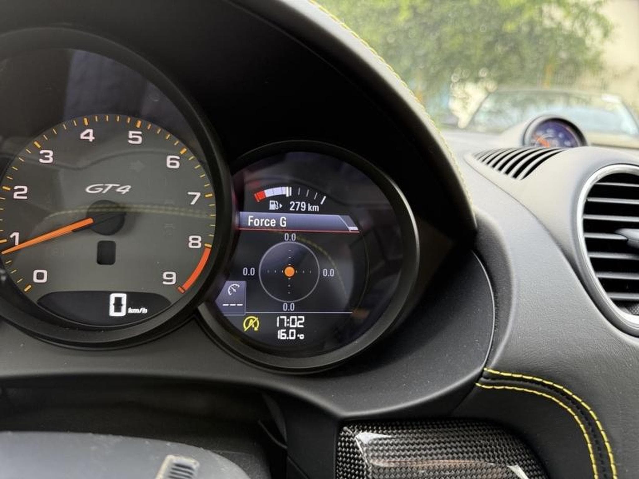Porsche 718 4.0 420ch GT4 (2020) - Photo 15