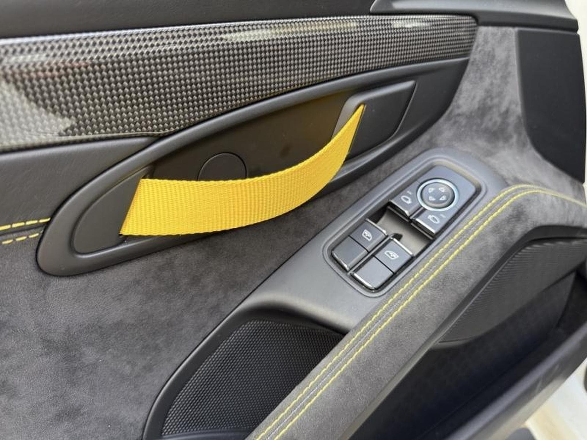 Porsche 718 4.0 420ch GT4 (2020) - Photo 19