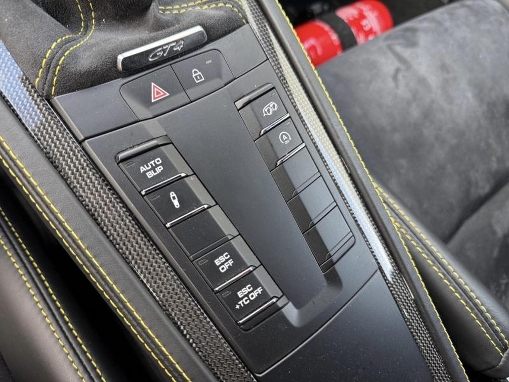 Porsche 718 4.0 420ch GT4 (2020) - Photo 20