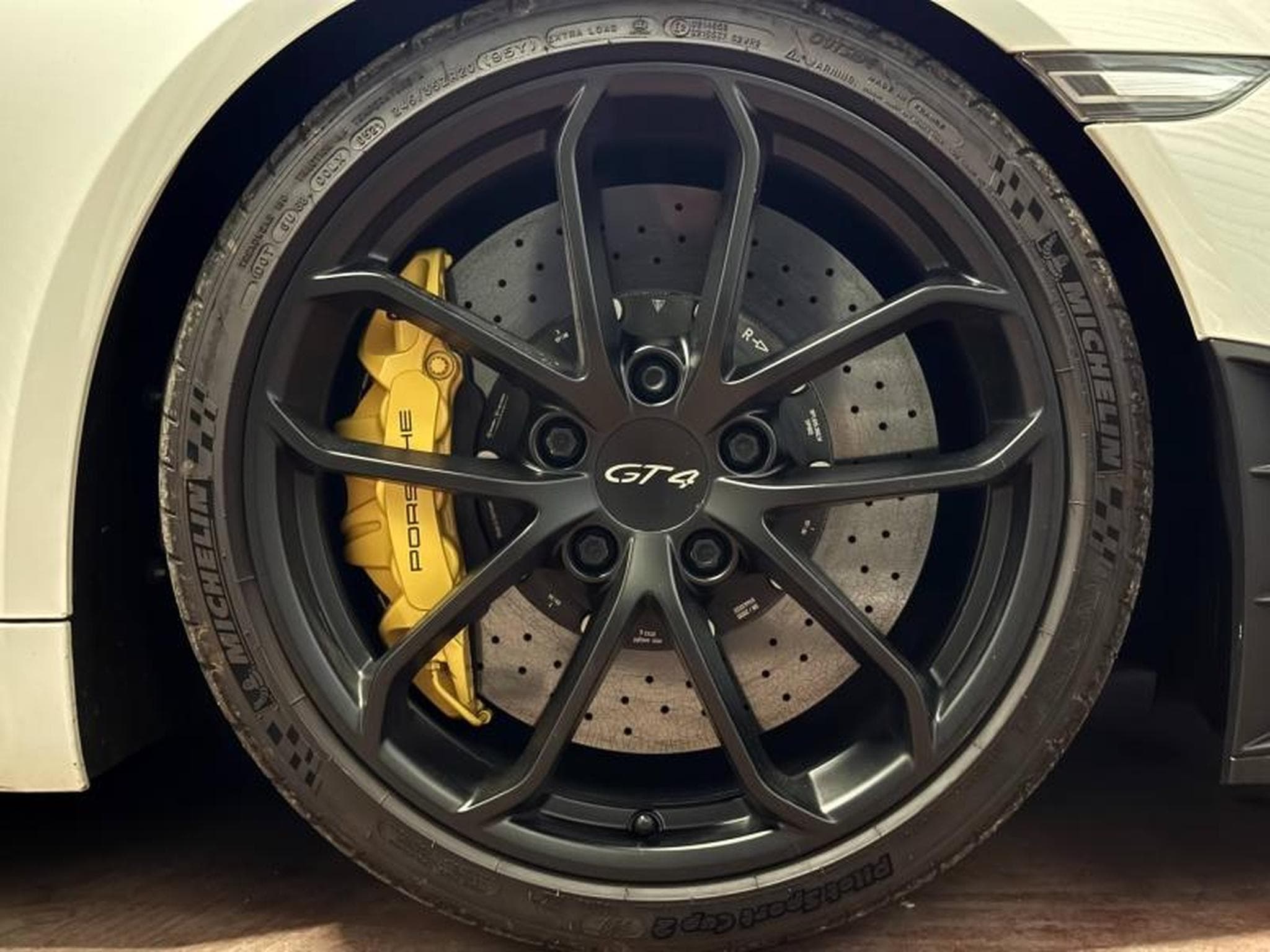 Porsche 718 4.0 420ch GT4 (2020) - Photo 7