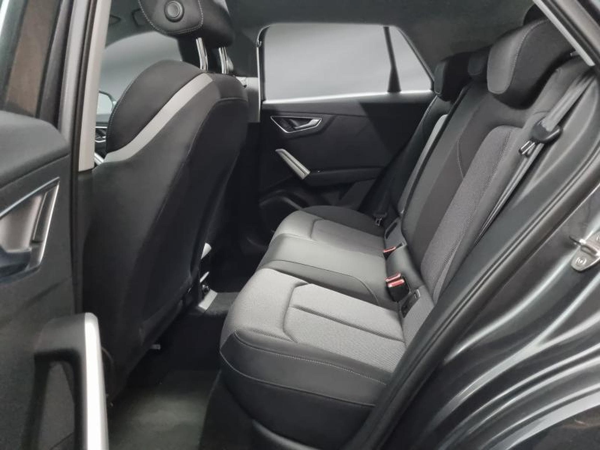 Audi Q2 -17% 35 TDI 150ch S line S tronic (2025) - Photo 12