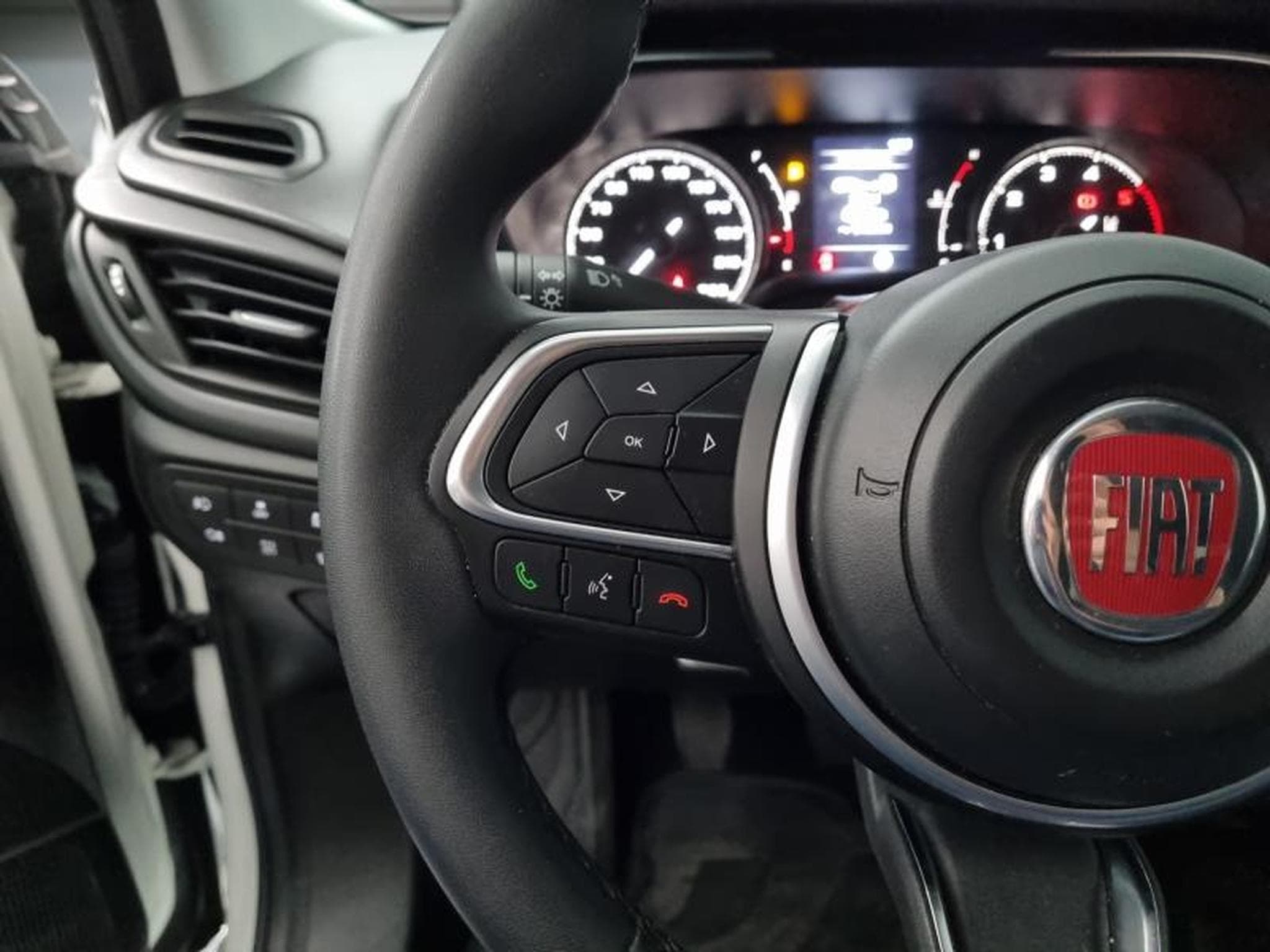 Fiat Tipo 1.6 MultiJet 130ch (2024) - Photo 15