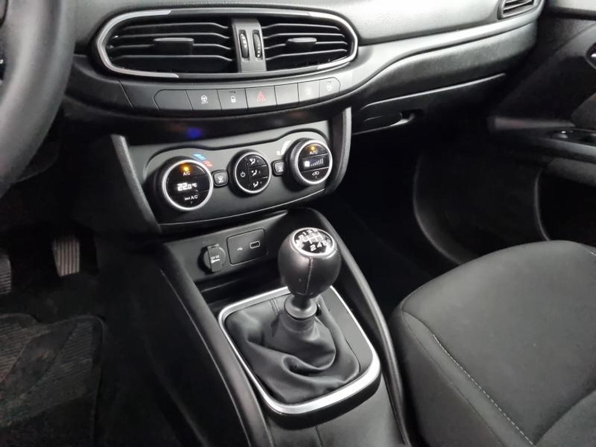Fiat Tipo 1.6 MultiJet 130ch (2024) - Photo 9