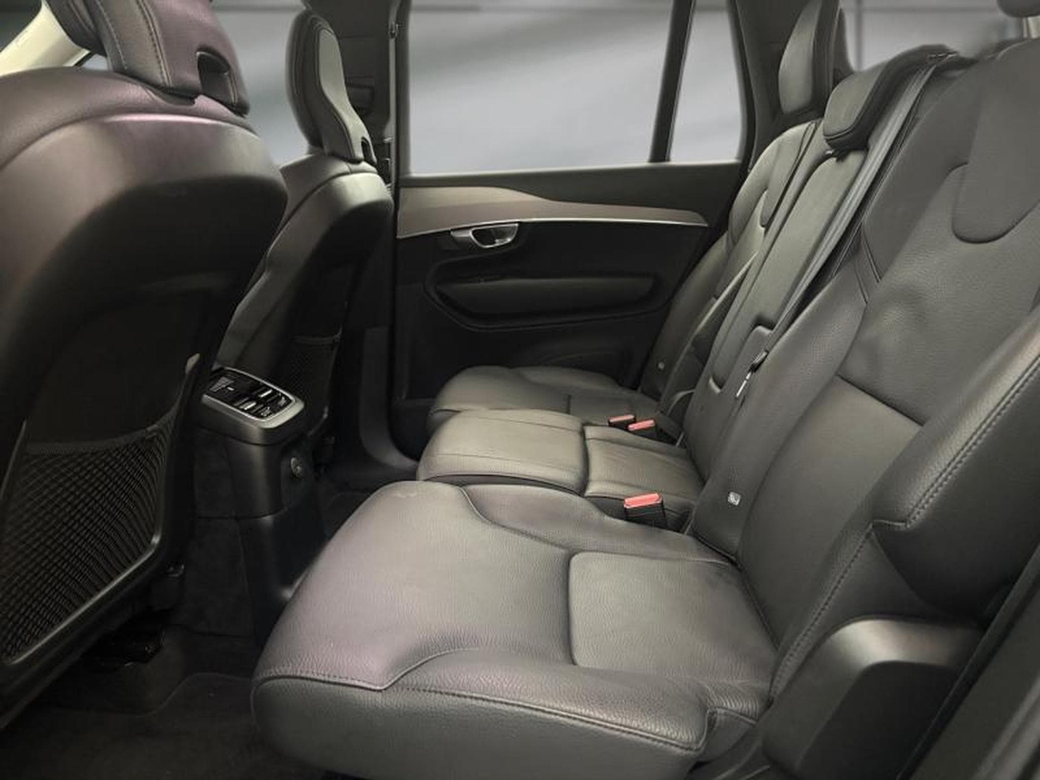 Volvo XC90 -40% T8 AWD 310 + 145ch Core Bright (2024) - Photo 10