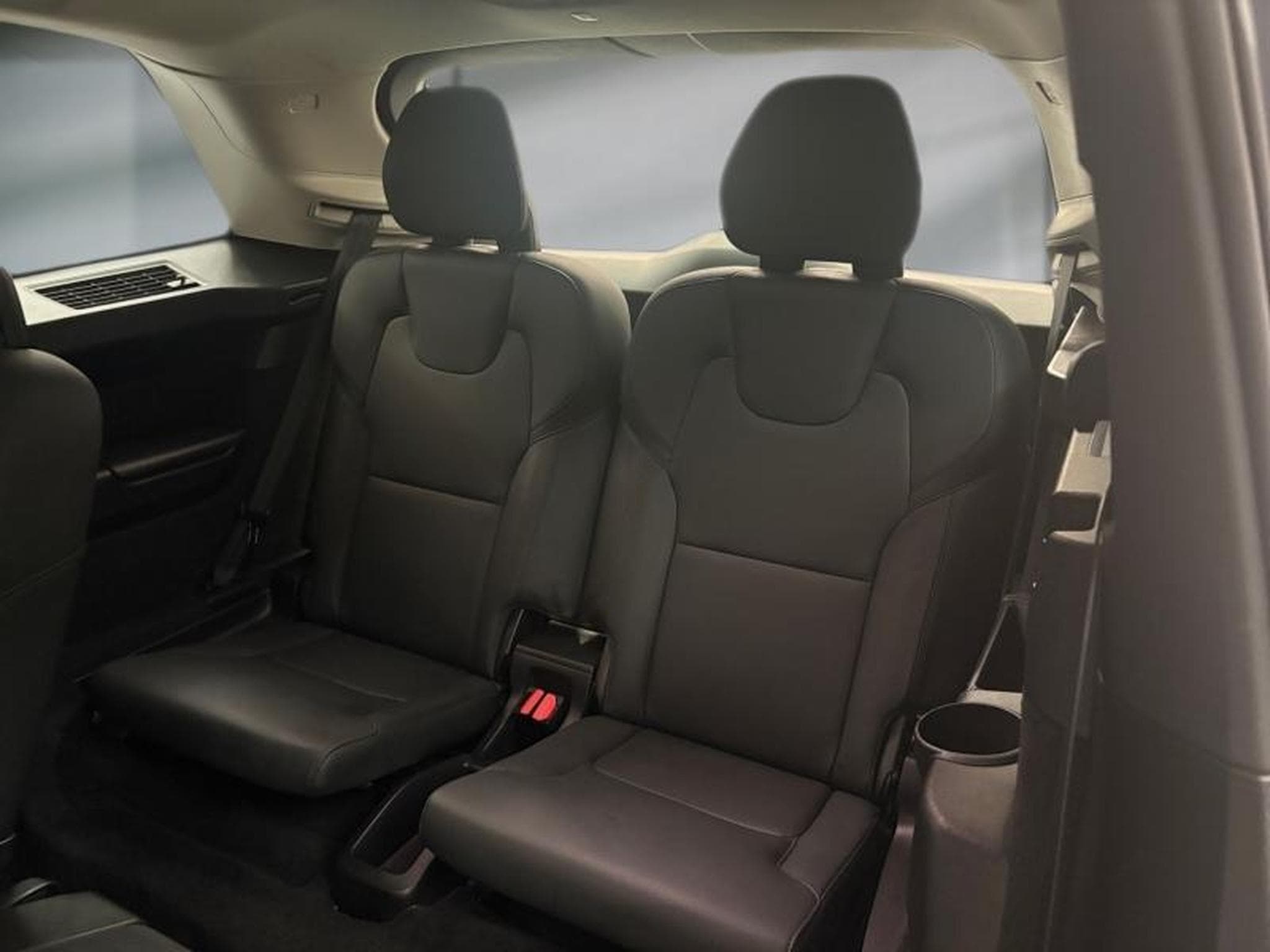 Volvo XC90 -40% T8 AWD 310 + 145ch Core Bright (2024) - Photo 11