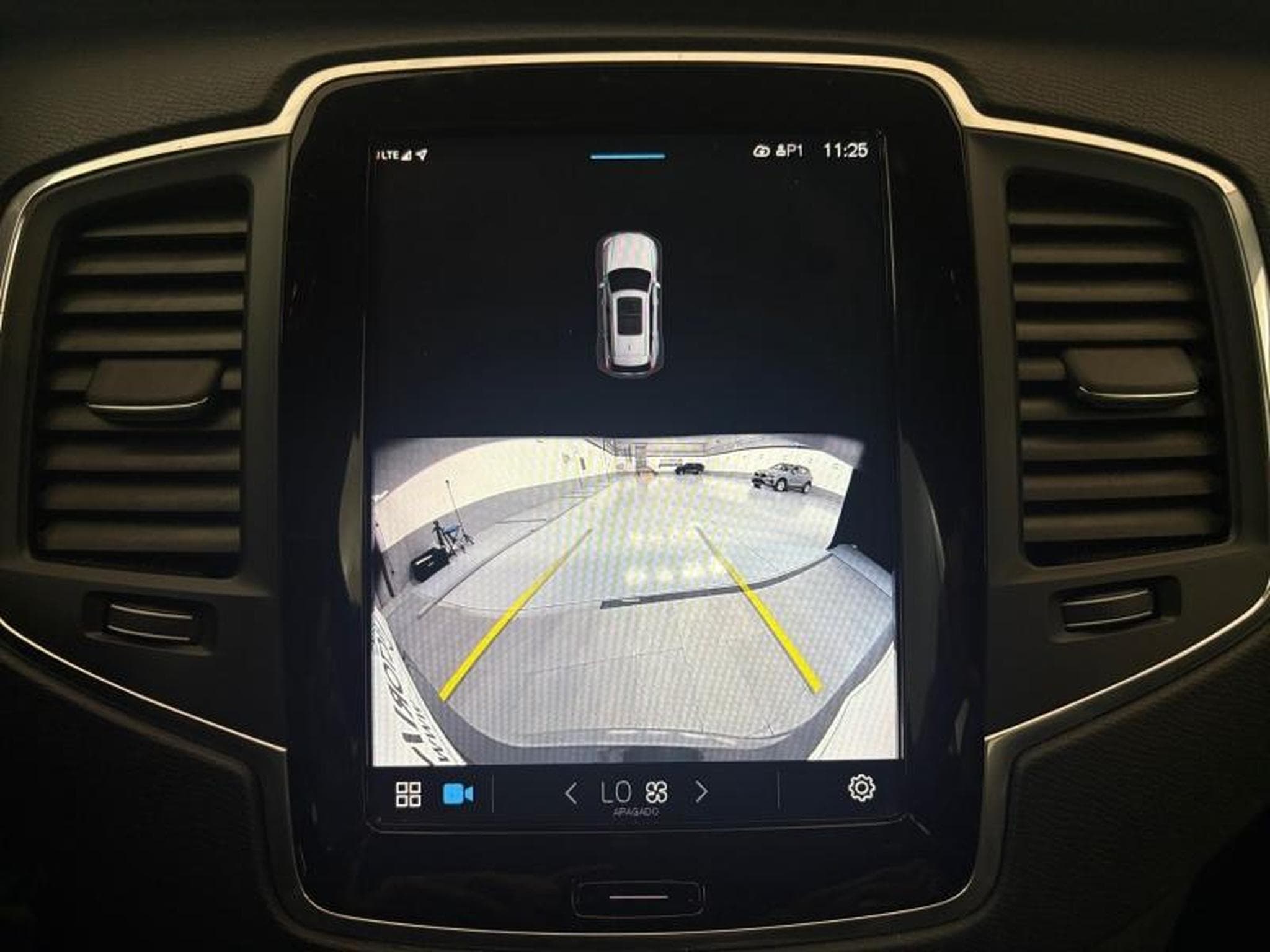 Volvo XC90 -40% T8 AWD 310 + 145ch Core Bright (2024) - Photo 18