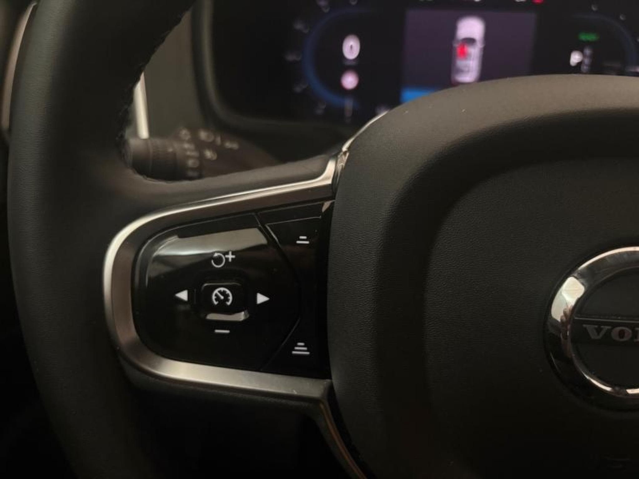 Volvo XC90 -40% T8 AWD 310 + 145ch Core Bright (2024) - Photo 22
