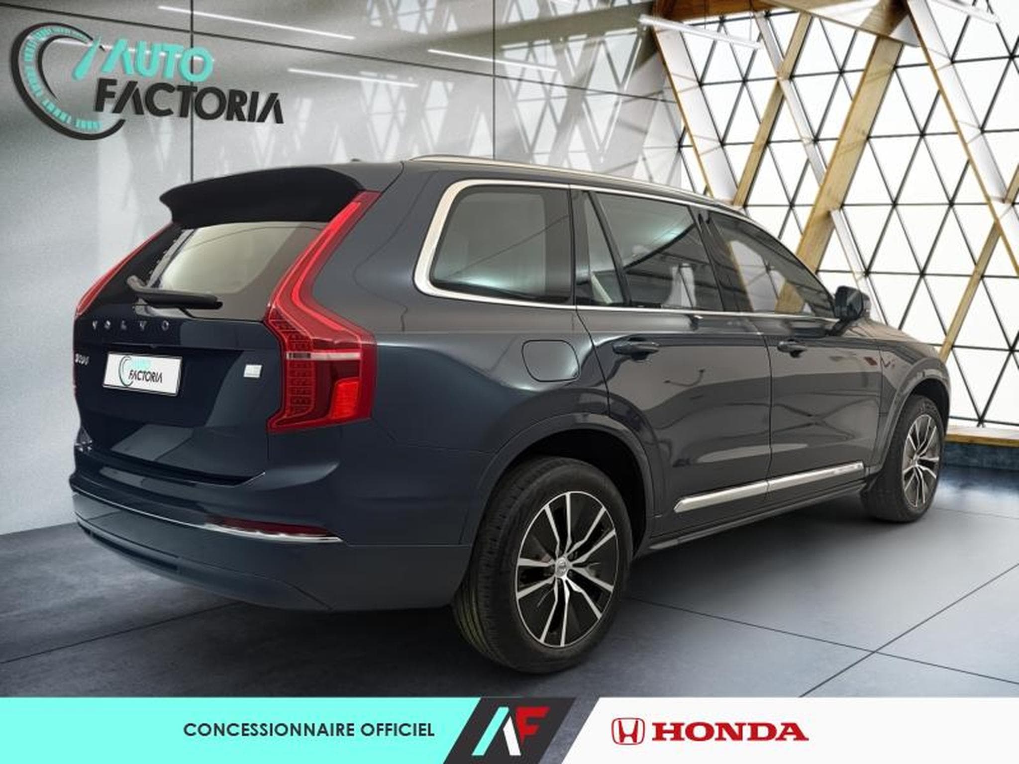 Volvo XC90 -40% T8 AWD 310 + 145ch Core Bright (2024) - Photo 4