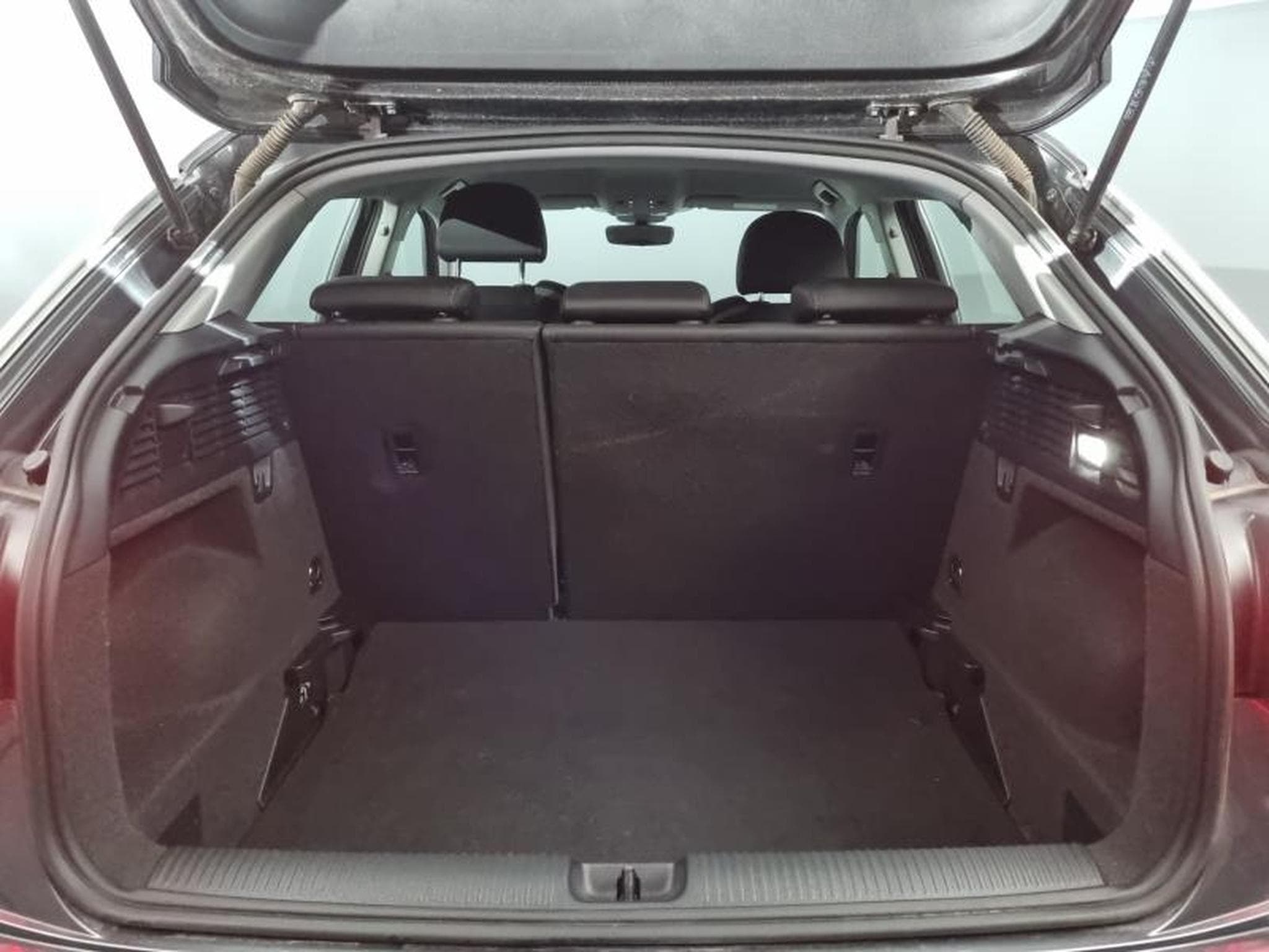 Audi Q2 -18% 30 TDI 116ch S-Line (2025) - Photo 10