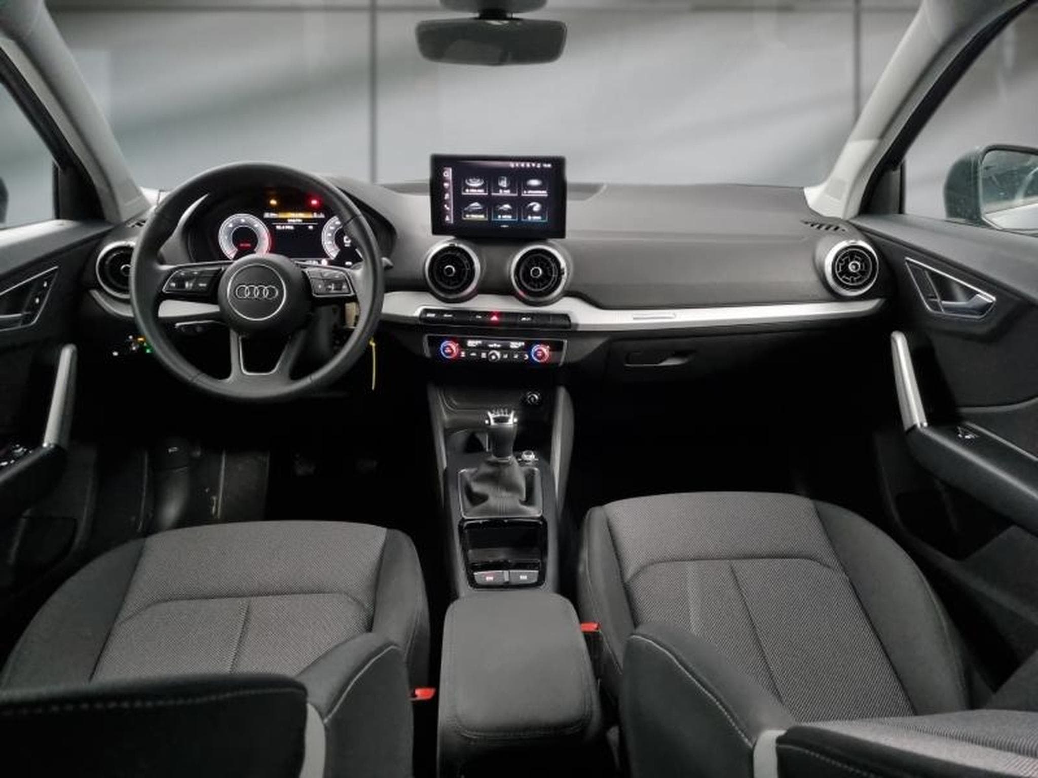 Audi Q2 -18% 30 TDI 116ch S-Line (2025) - Photo 8