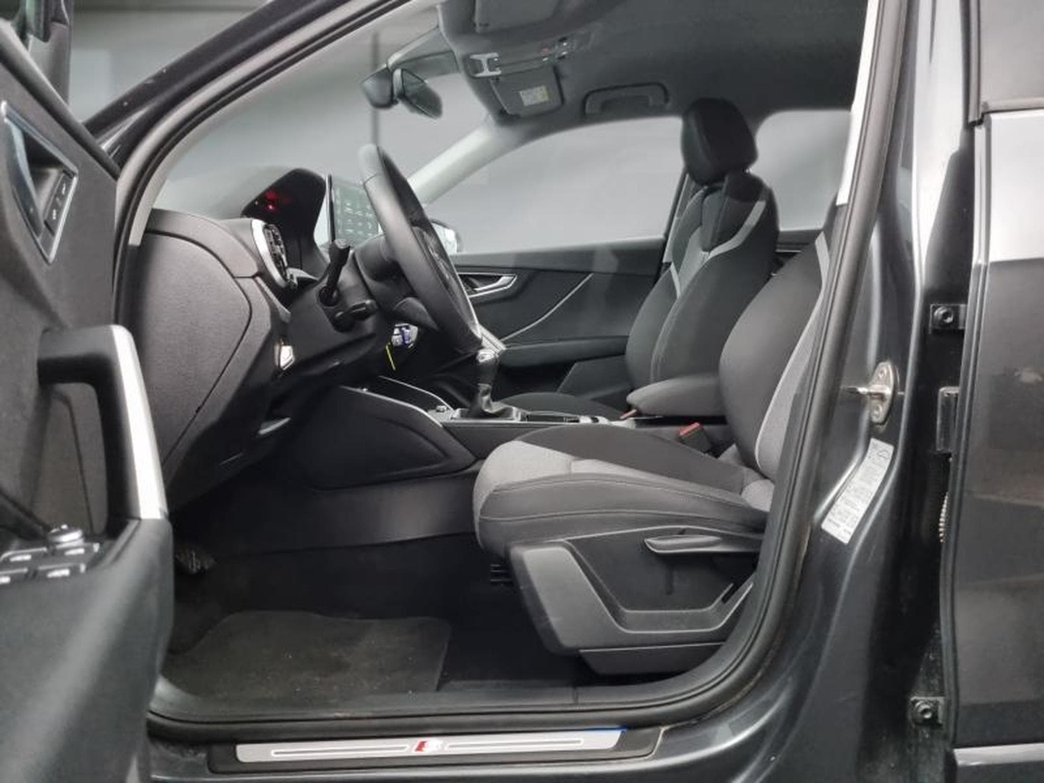 Audi Q2 -18% 30 TDI 116ch S-Line (2025) - Photo 9