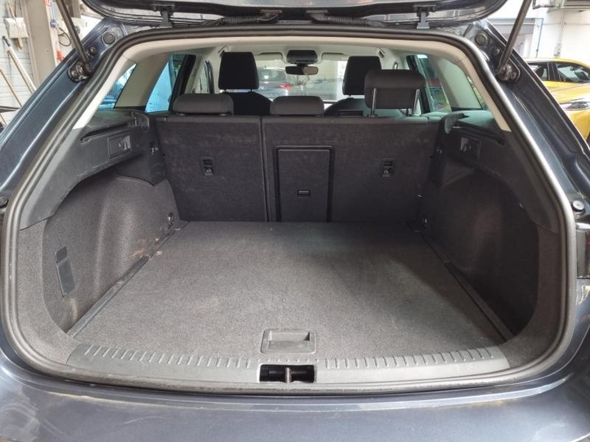 Seat Leon -23% IV SPORT TOURER 2.0 TDI 115CH STYLE XL (2025) - Photo 13