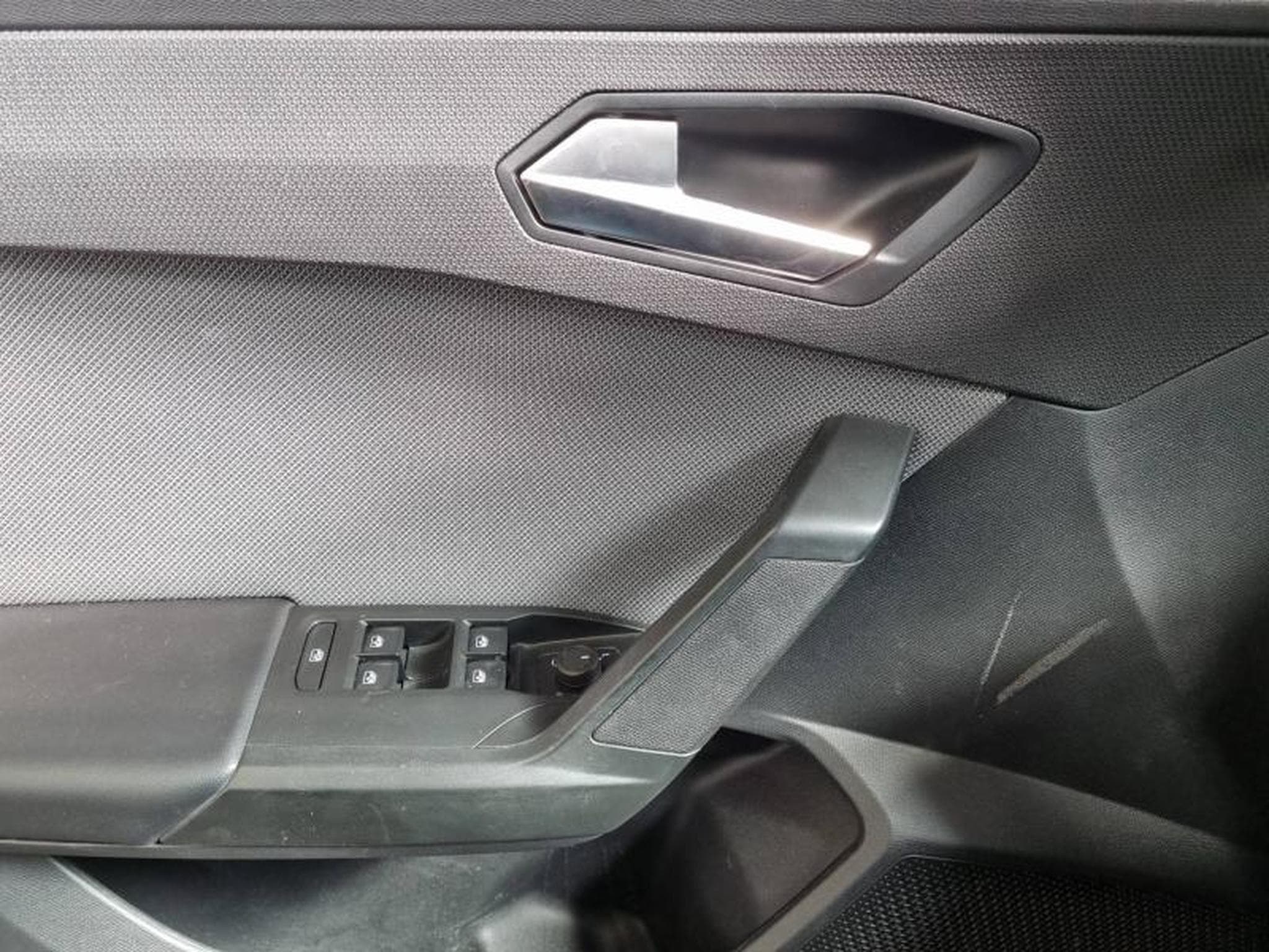Seat Leon -23% IV SPORT TOURER 2.0 TDI 115CH STYLE XL (2025) - Photo 20
