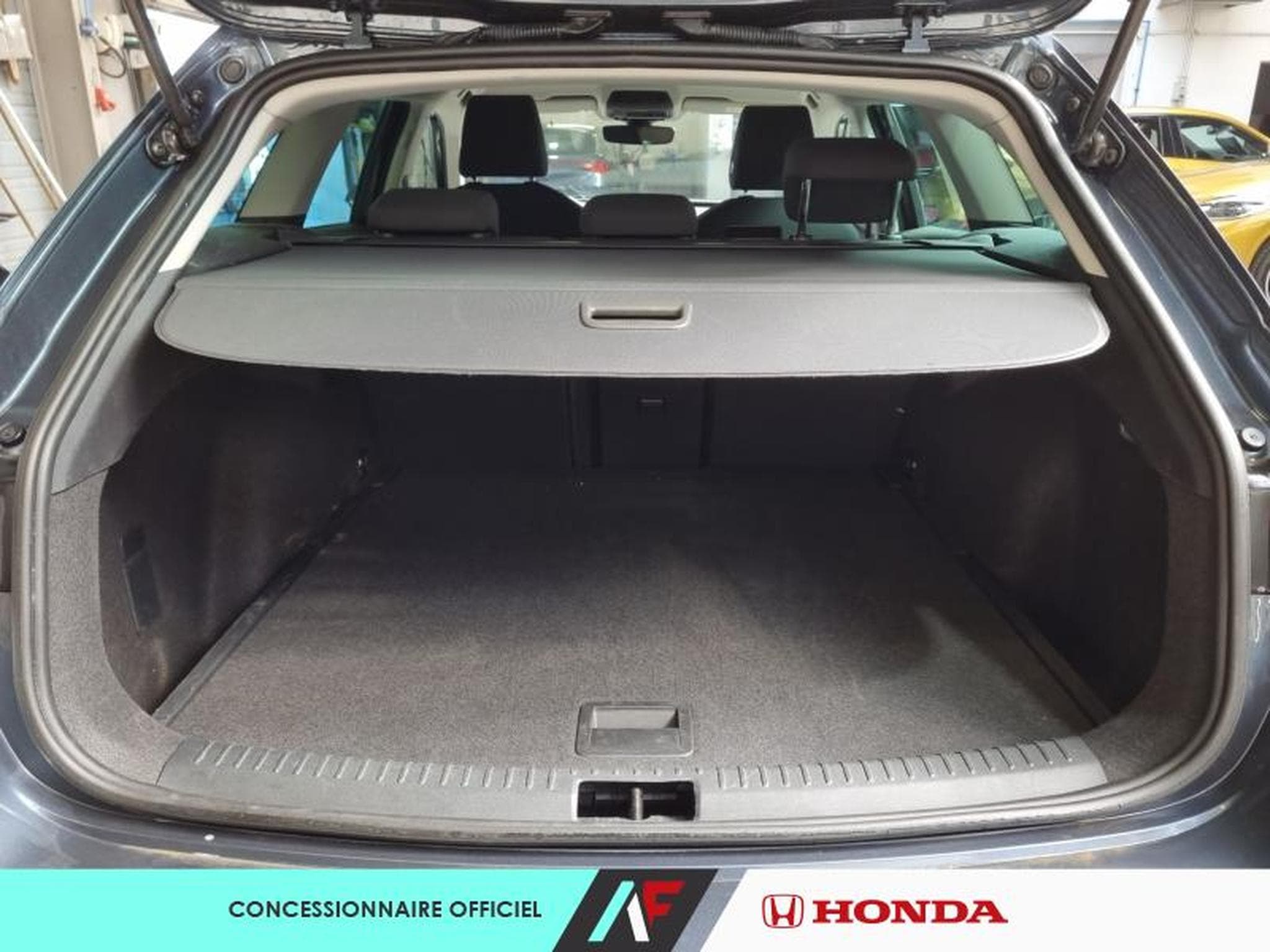 Seat Leon -23% IV SPORT TOURER 2.0 TDI 115CH STYLE XL (2025) - Photo 7