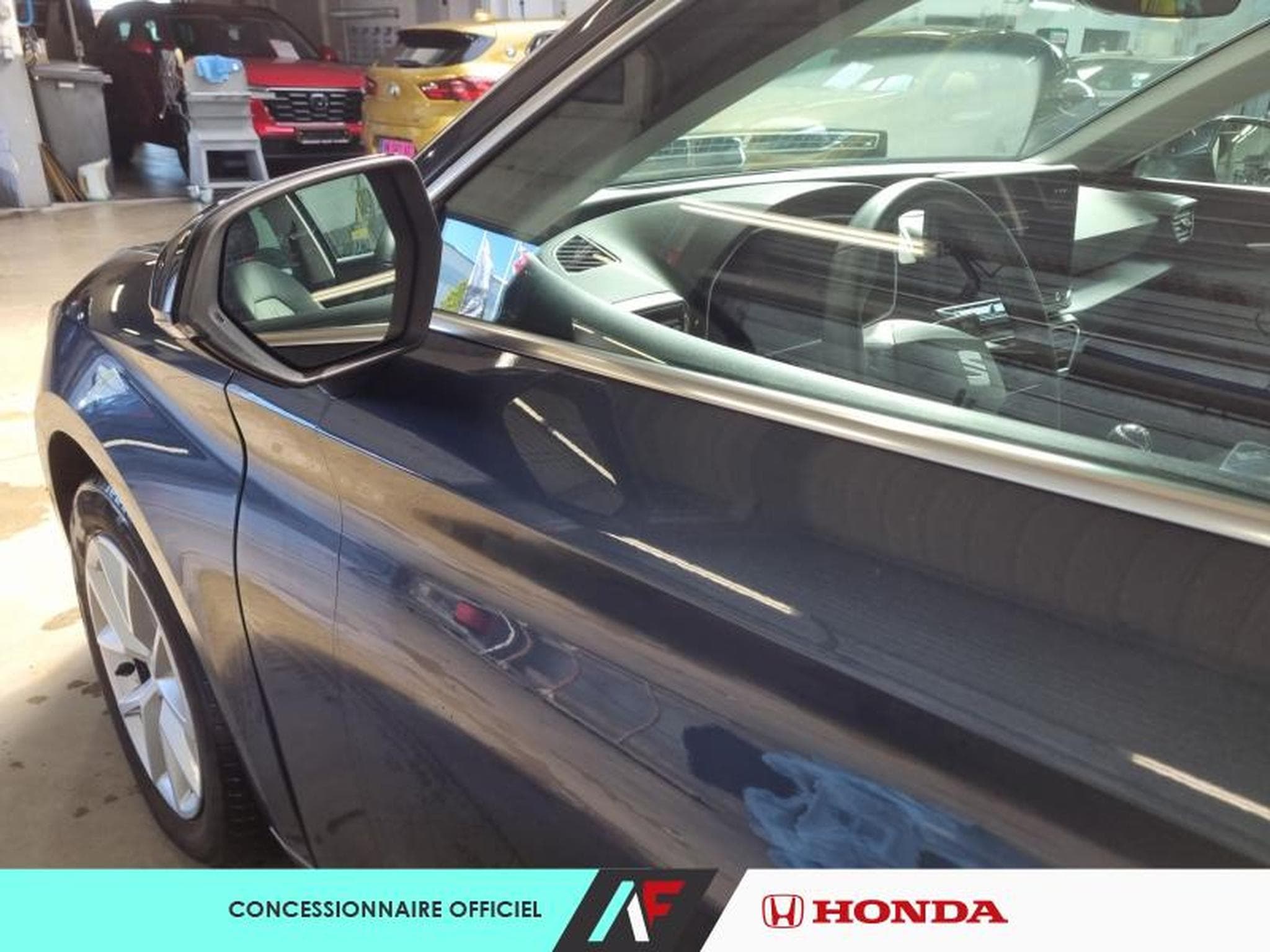 Seat Leon -23% IV SPORT TOURER 2.0 TDI 115CH STYLE XL (2025) - Photo 8