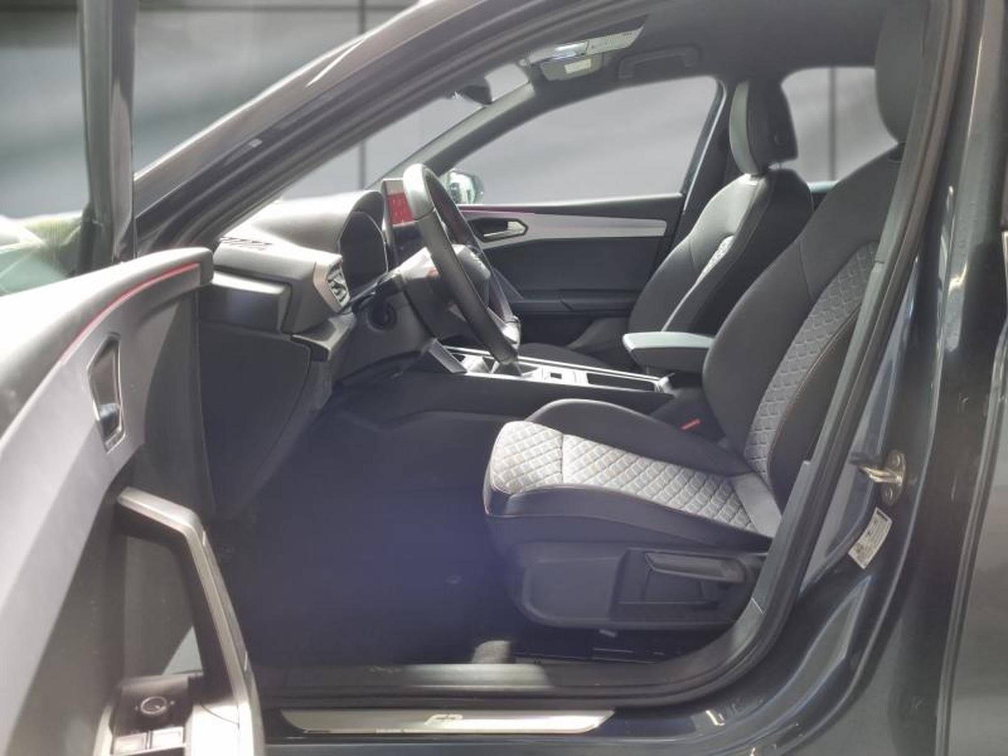 Seat Leon -18% 1.5 TSI 115CH FR 25 ANNIVERSAIRE (2025) - Photo 10