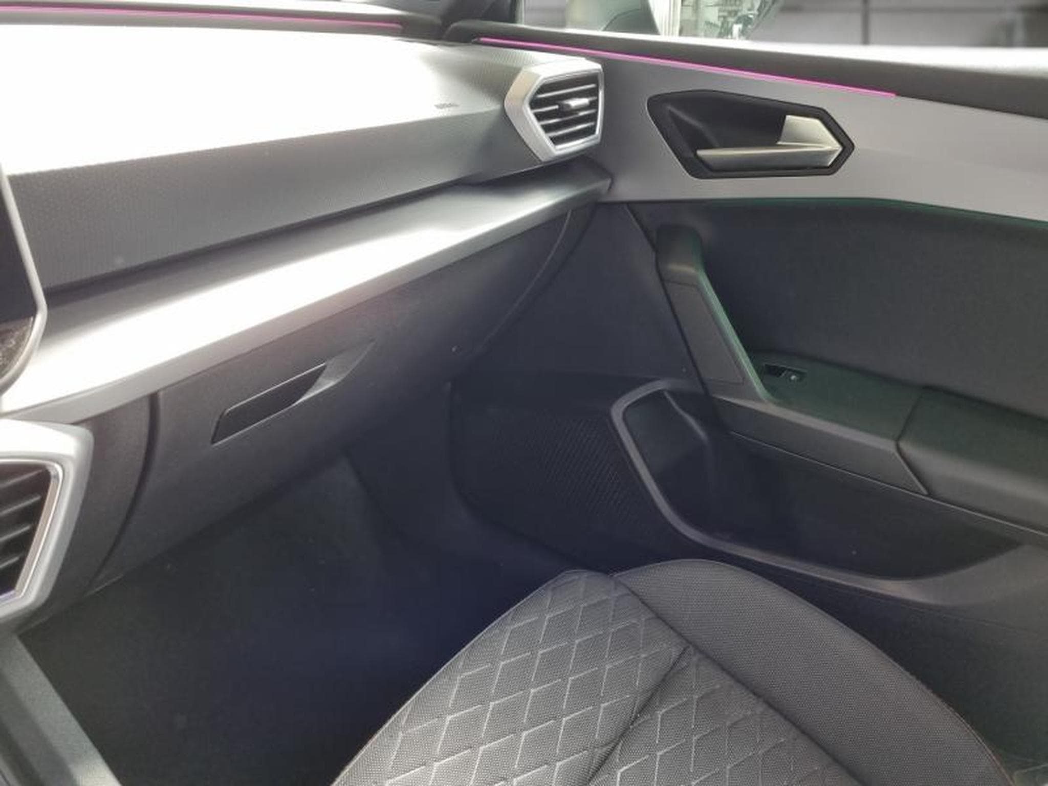 Seat Leon -18% 1.5 TSI 115CH FR 25 ANNIVERSAIRE (2025) - Photo 14