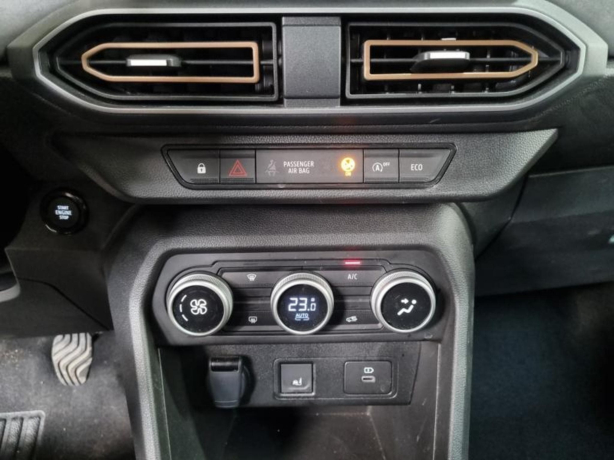 Dacia Sandero 1.0 ECO-G 100CH Stepway Extreme (2025) - Photo 15