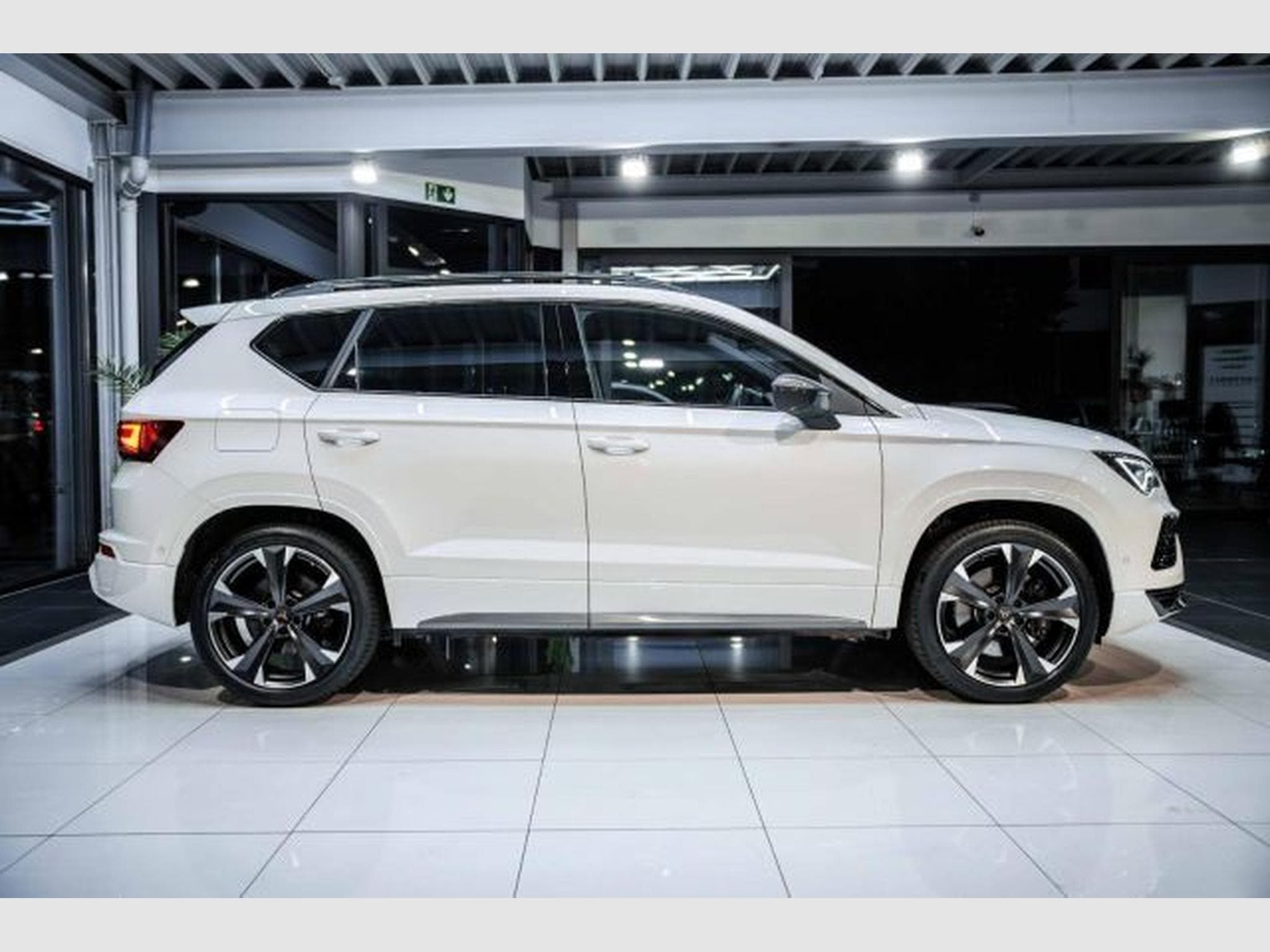 Cupra Ateca Ateca VZ 2.0 TSI DSG 4Drive 360 NAVI LED RFK SHZ (2023) - Photo 7