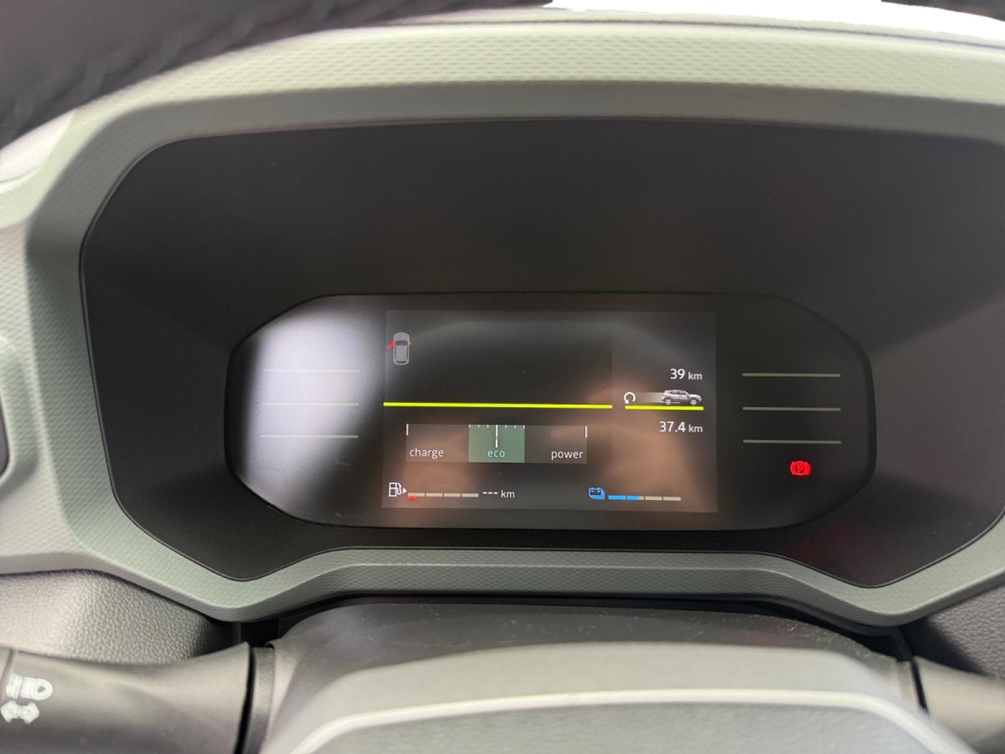 Dacia Duster 1.6 Hybrid Journey (2025) - Photo 11