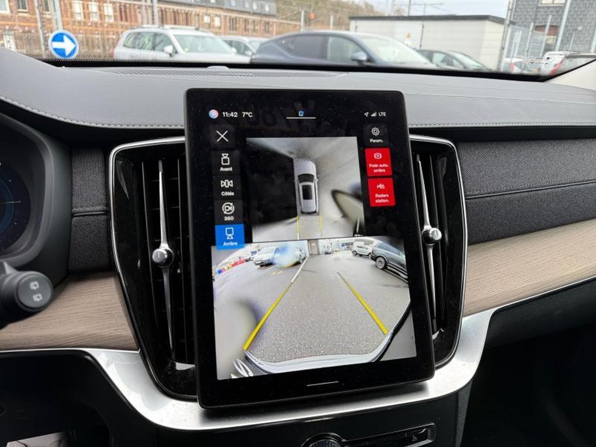 Volvo XC90 T8 Plus Dark / Hybride (2025) - Photo 17