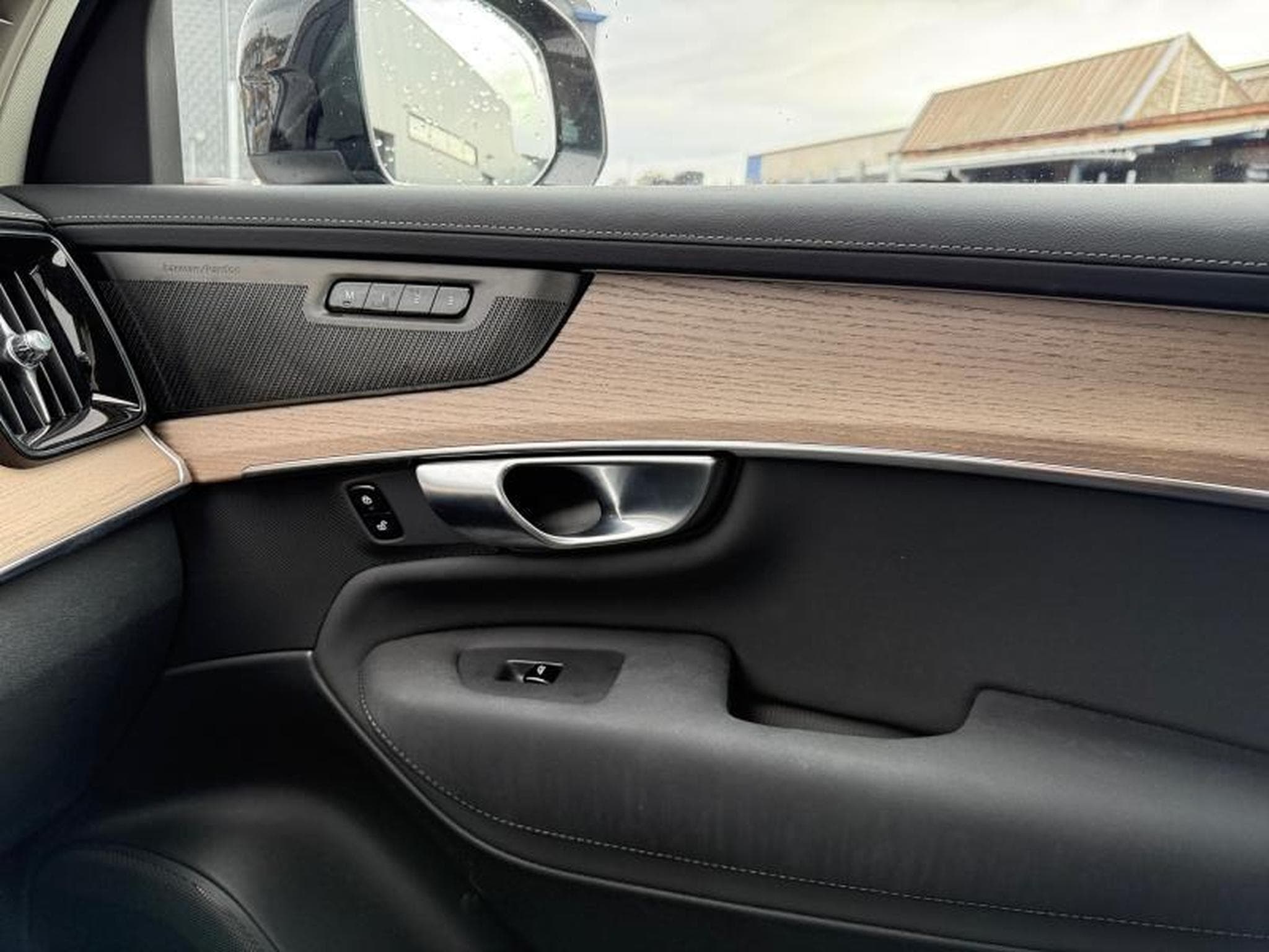 Volvo XC90 T8 Plus Dark / Hybride (2025) - Photo 21