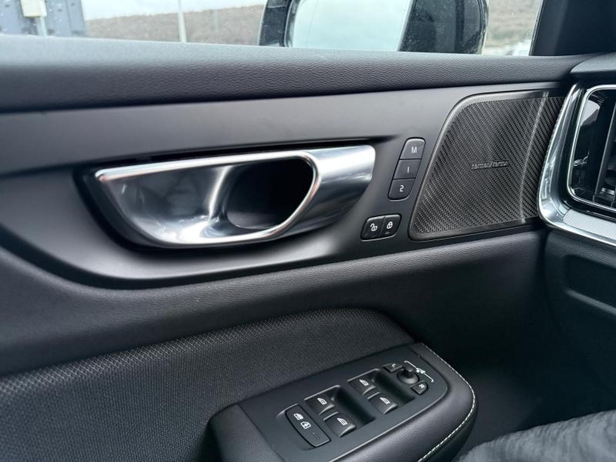 Volvo V60 T6 Plus Dark / Hybride (2024) - Photo 20