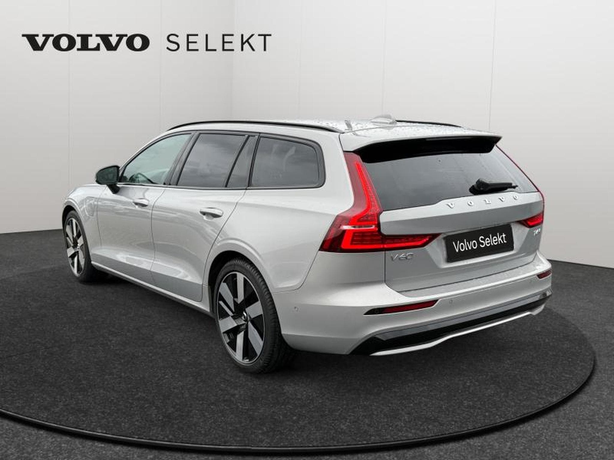Volvo V60 T6 Plus Dark / Hybride (2024) - Photo 5