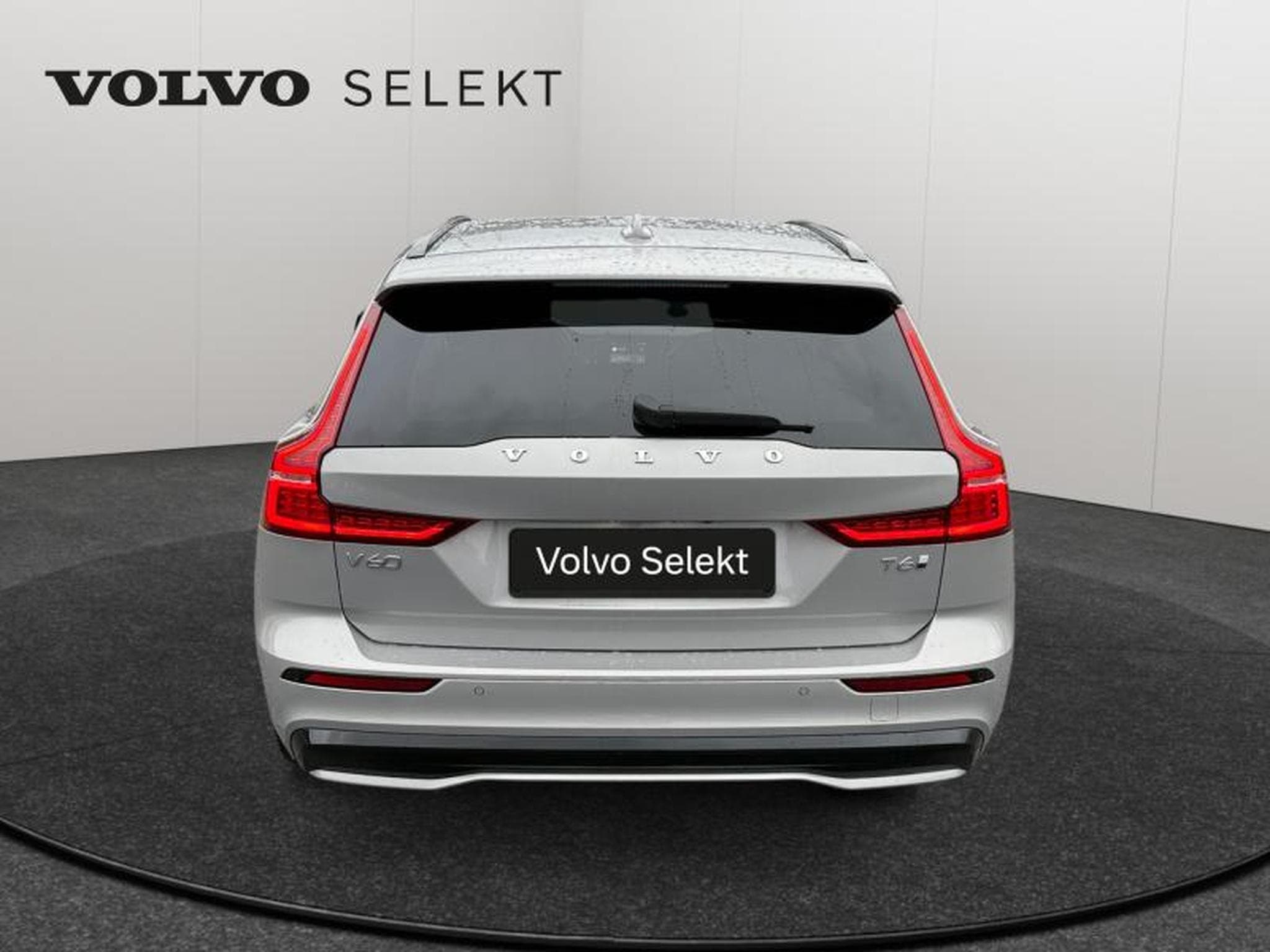 Volvo V60 T6 Plus Dark / Hybride (2024) - Photo 6